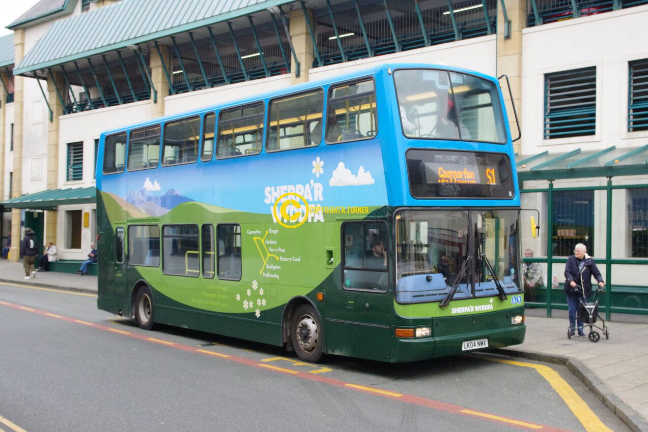 Gwynfor Coaches Lk04 NMX.