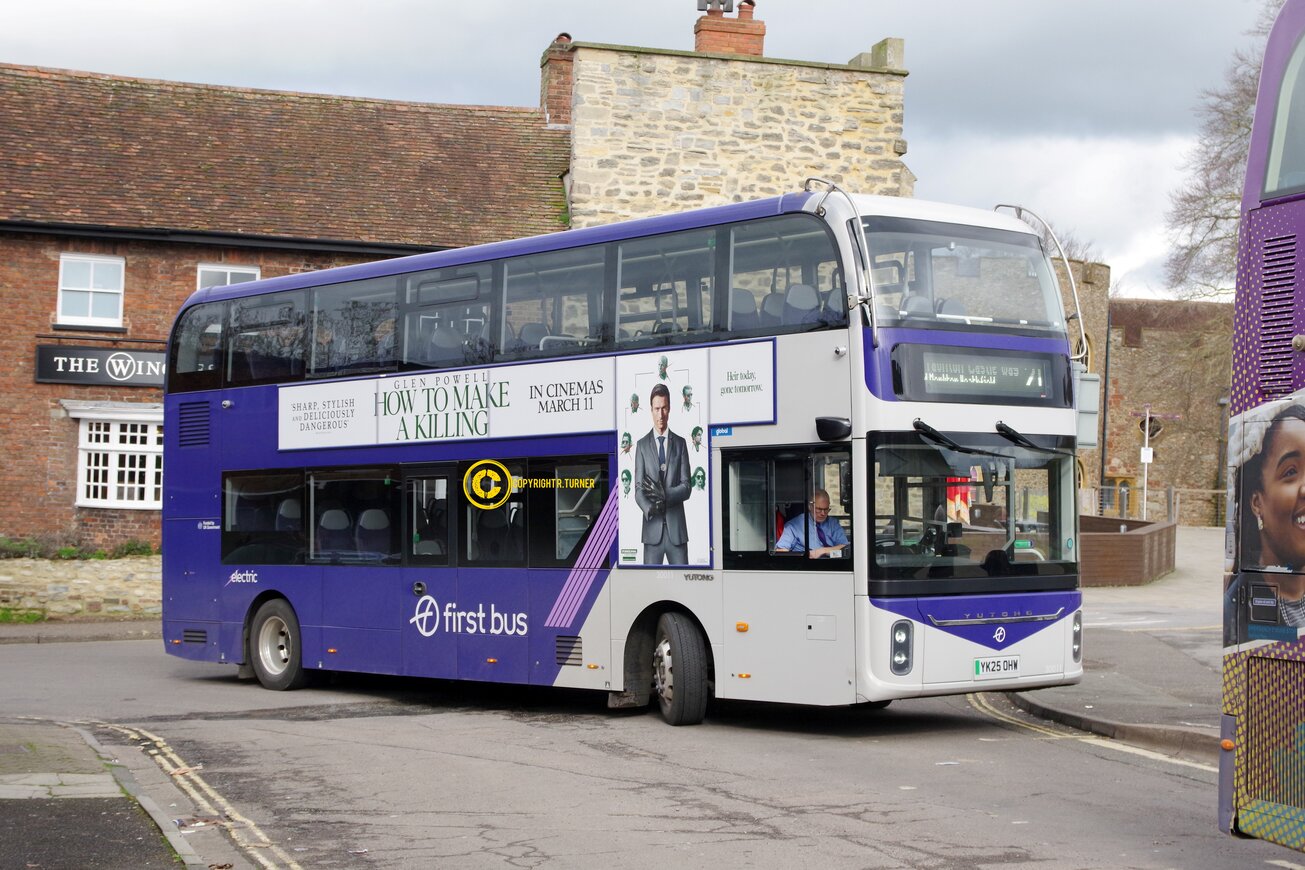 First Buses of Somerset 30011 YK25 OHW.