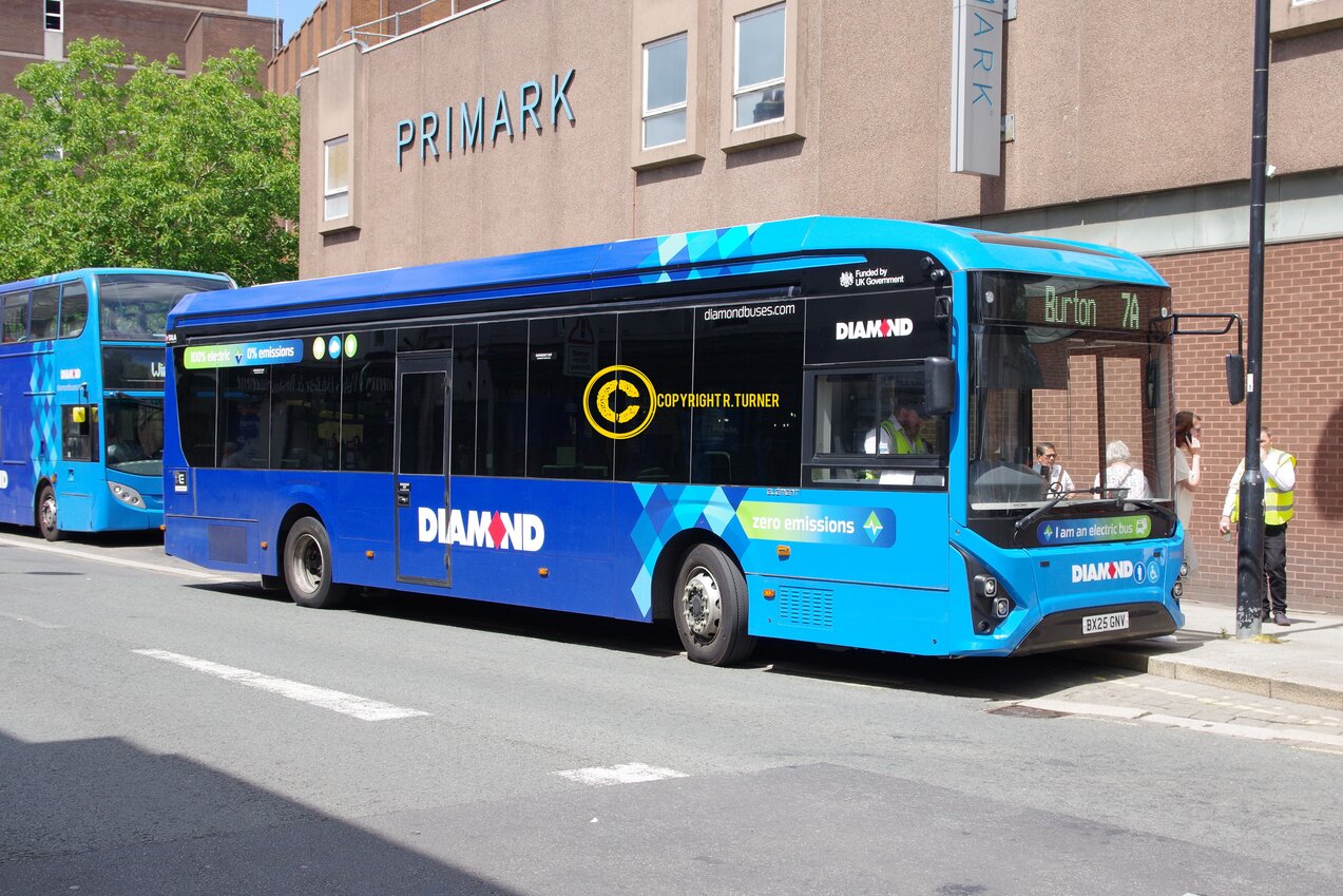 Diamond Bus EM 39006 BX25 GNV.