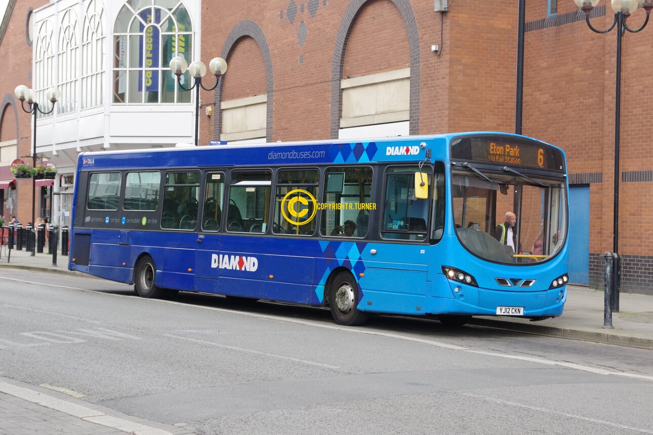 Diamond Bus EM 32132 YJ12 CKN.