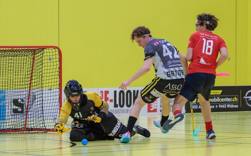 Gators mit einer Niederlage und einem Sieg in Doppelrunde