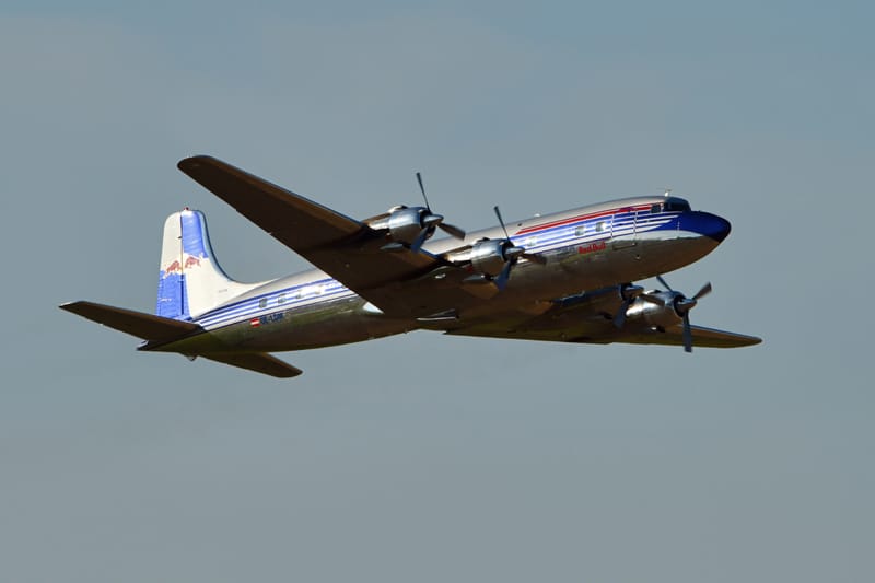 La Lignes & Corporate