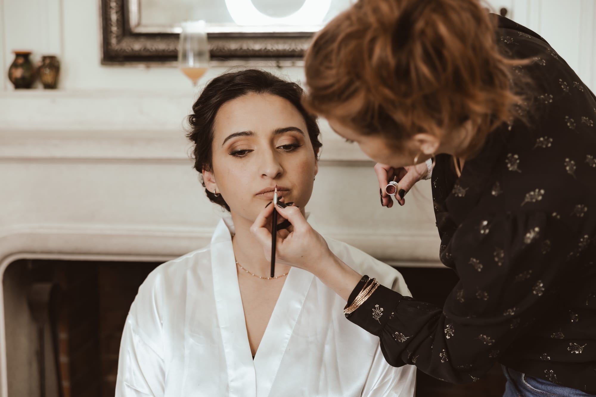 Maquillage mariée ton chaud beige marron nude, yeux marrons