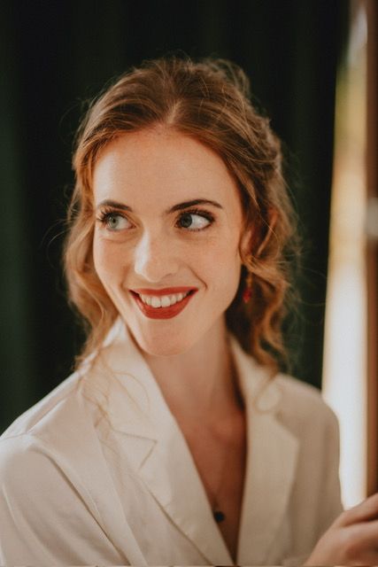 maquillage mariée tons naturels terracotta, coiffure mariée cheveux ondulés