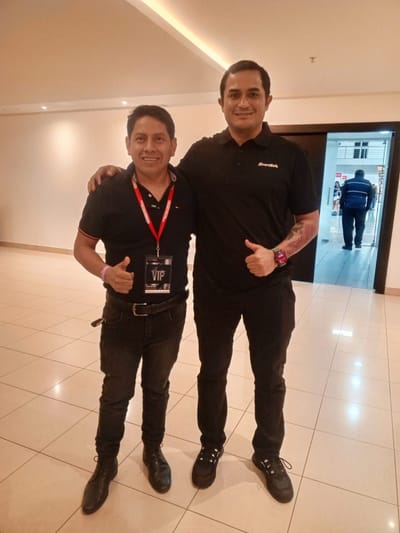 Nosotros image