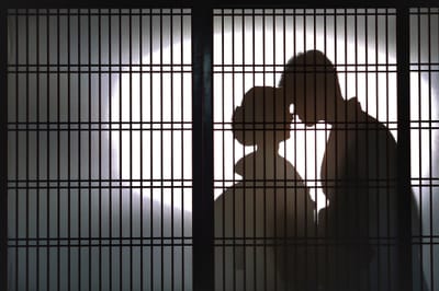 障子越しのシルエット