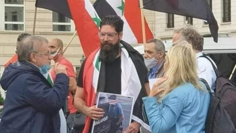 الشبيح اللاجئ