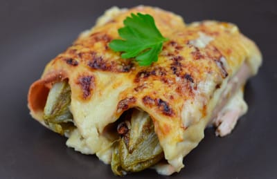 שִׁיקוֹן-אוֹ-גְרַאטַן   CHICON AU GRATIN