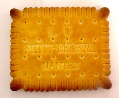פֶּטִי-בֶּר    PETIT-BEURRE