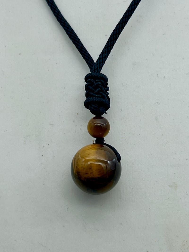 Colgante De Ojo De Tigre - Piedra Natural Con Cordón De Algodón Negro, 3x2 Cm, Joyería Natural