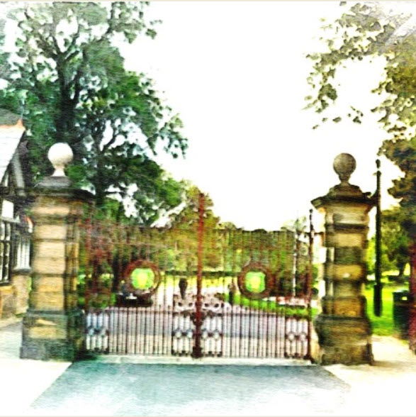 Mesnes Park Gates