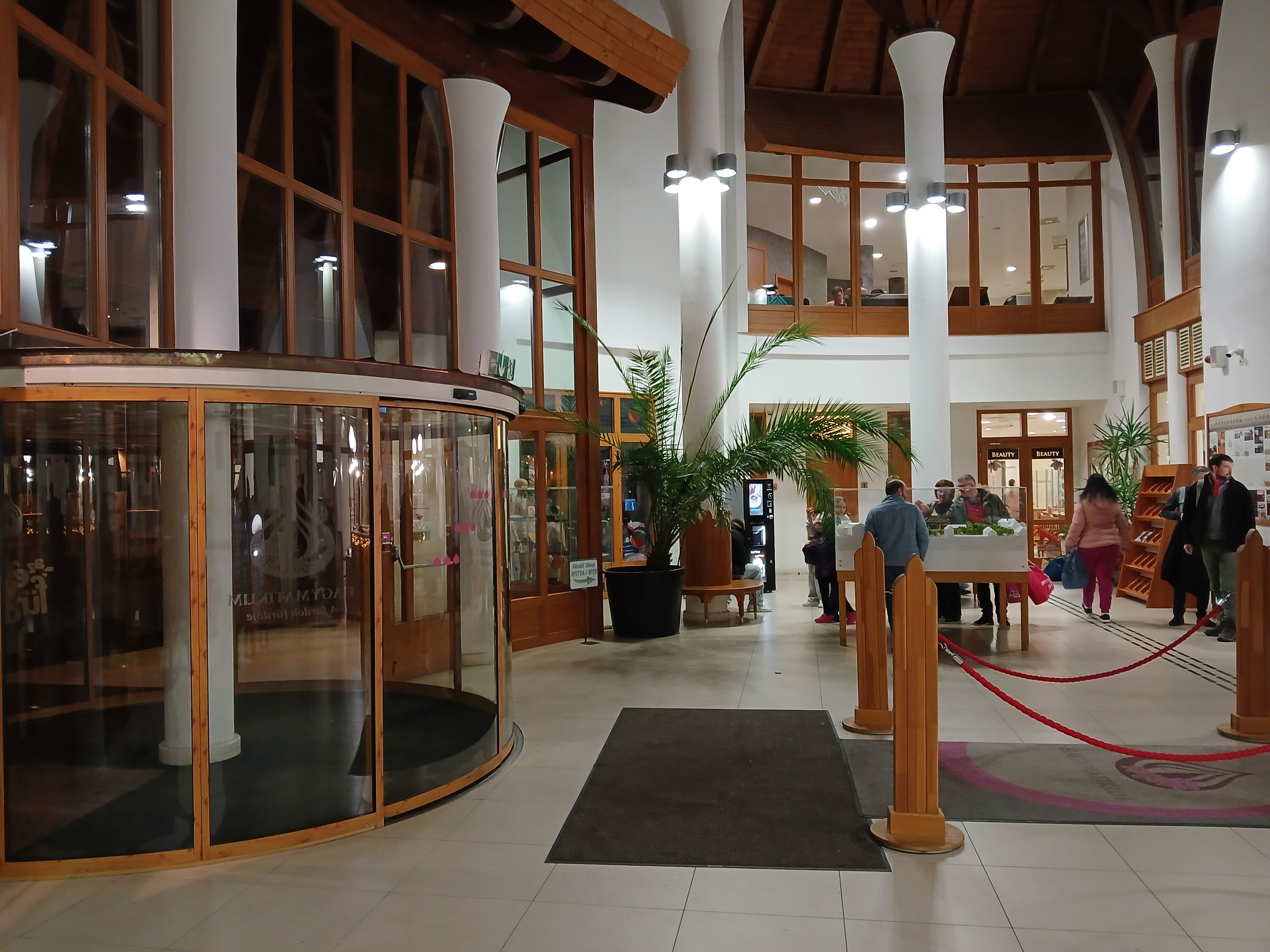 Recepție băi termale Mako