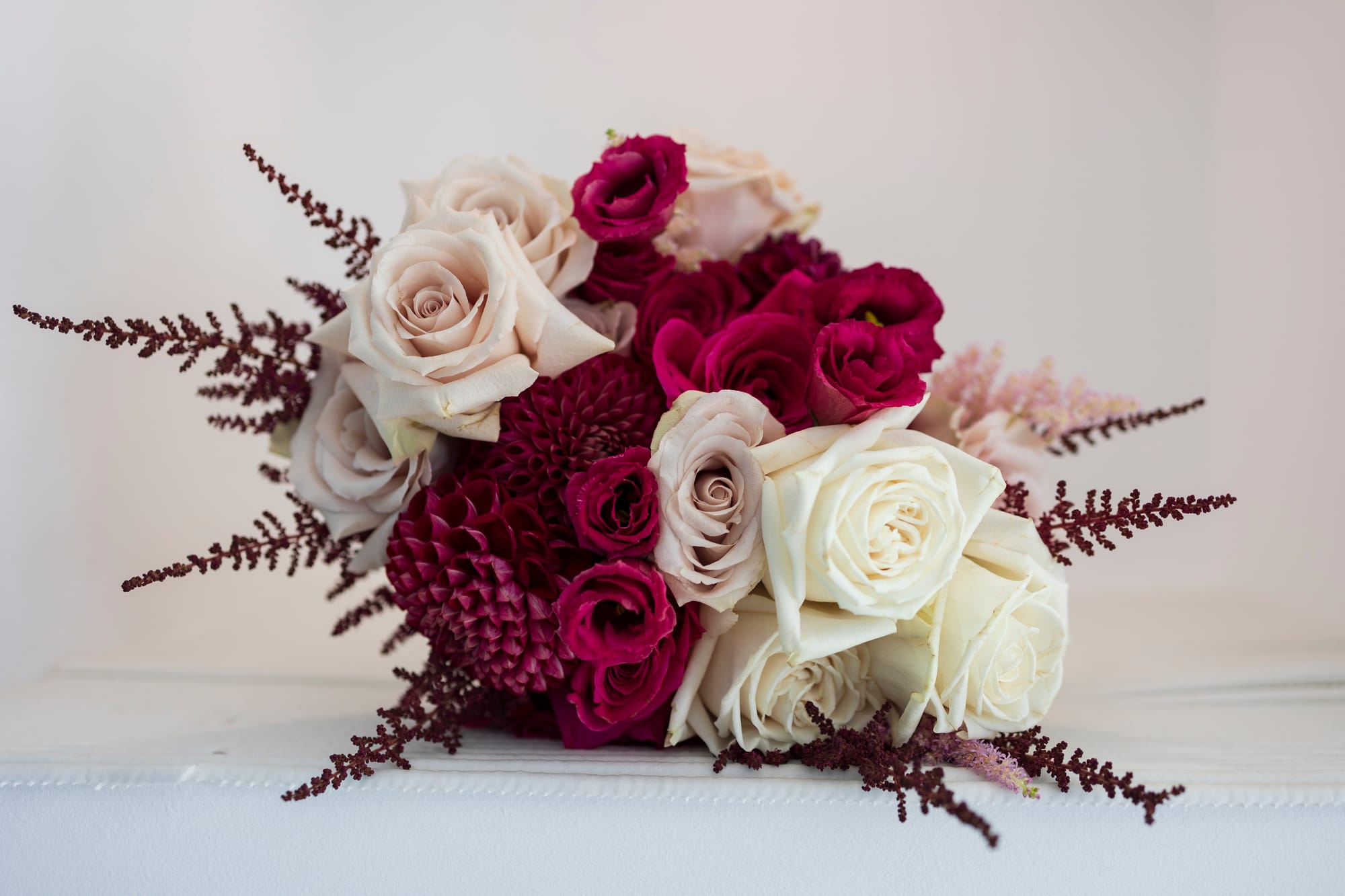 "Il Matrimonio a Villa Grandinetti: Un'Esplosione di Emozioni e Colori"