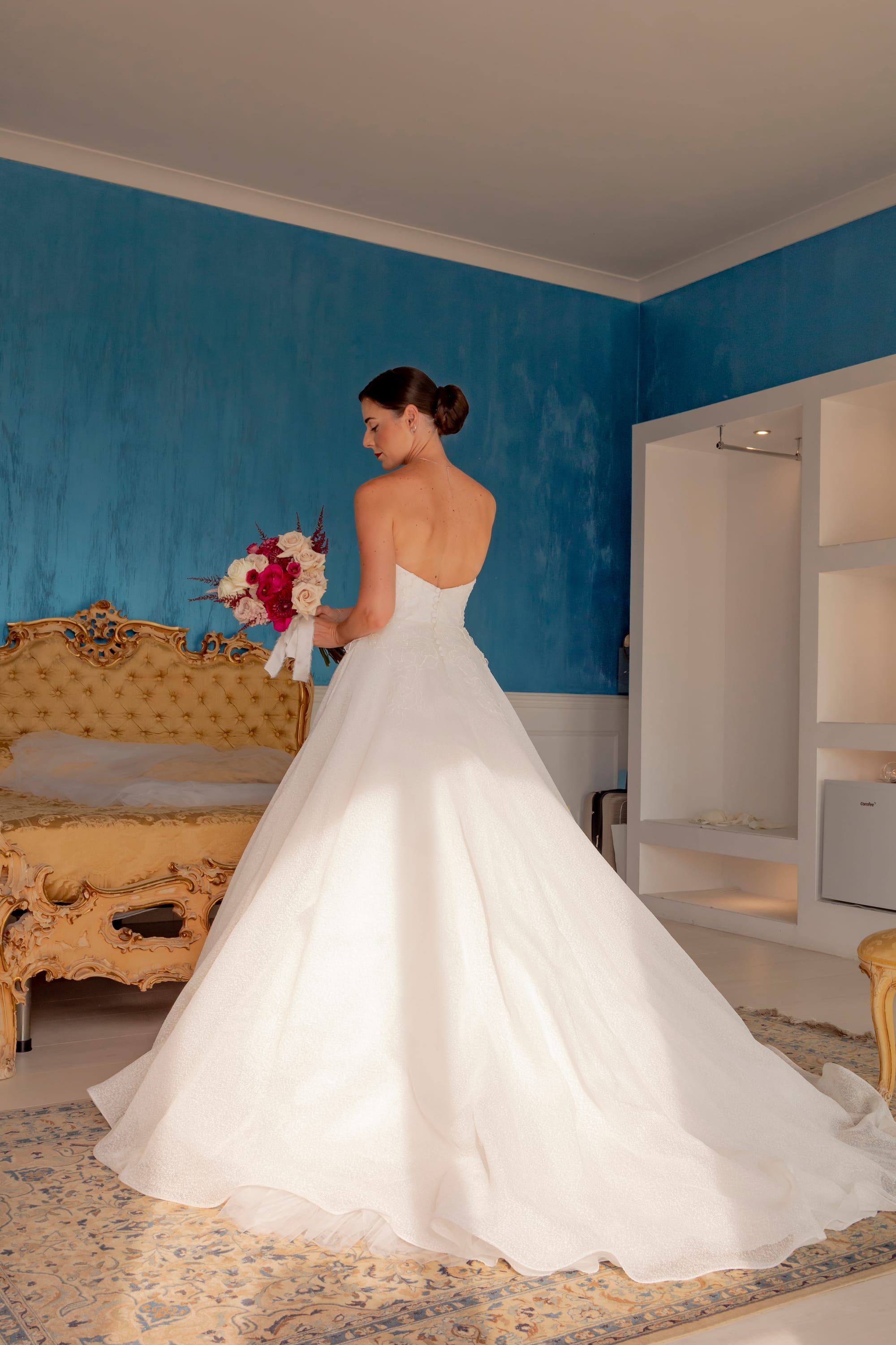 "Il Matrimonio a Villa Grandinetti: Un'Esplosione di Emozioni e Colori"