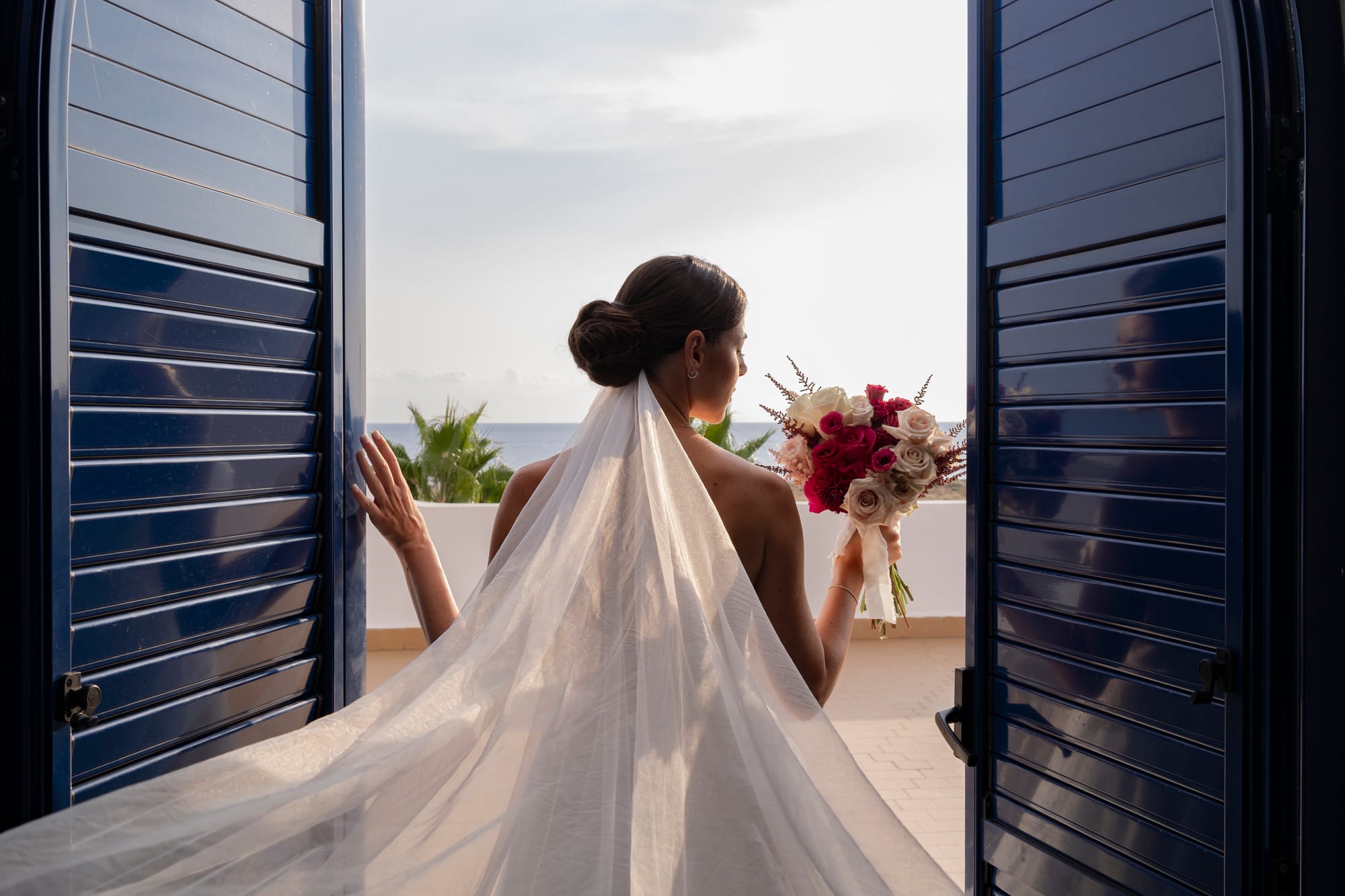 "Il Matrimonio a Villa Grandinetti: Un'Esplosione di Emozioni e Colori"