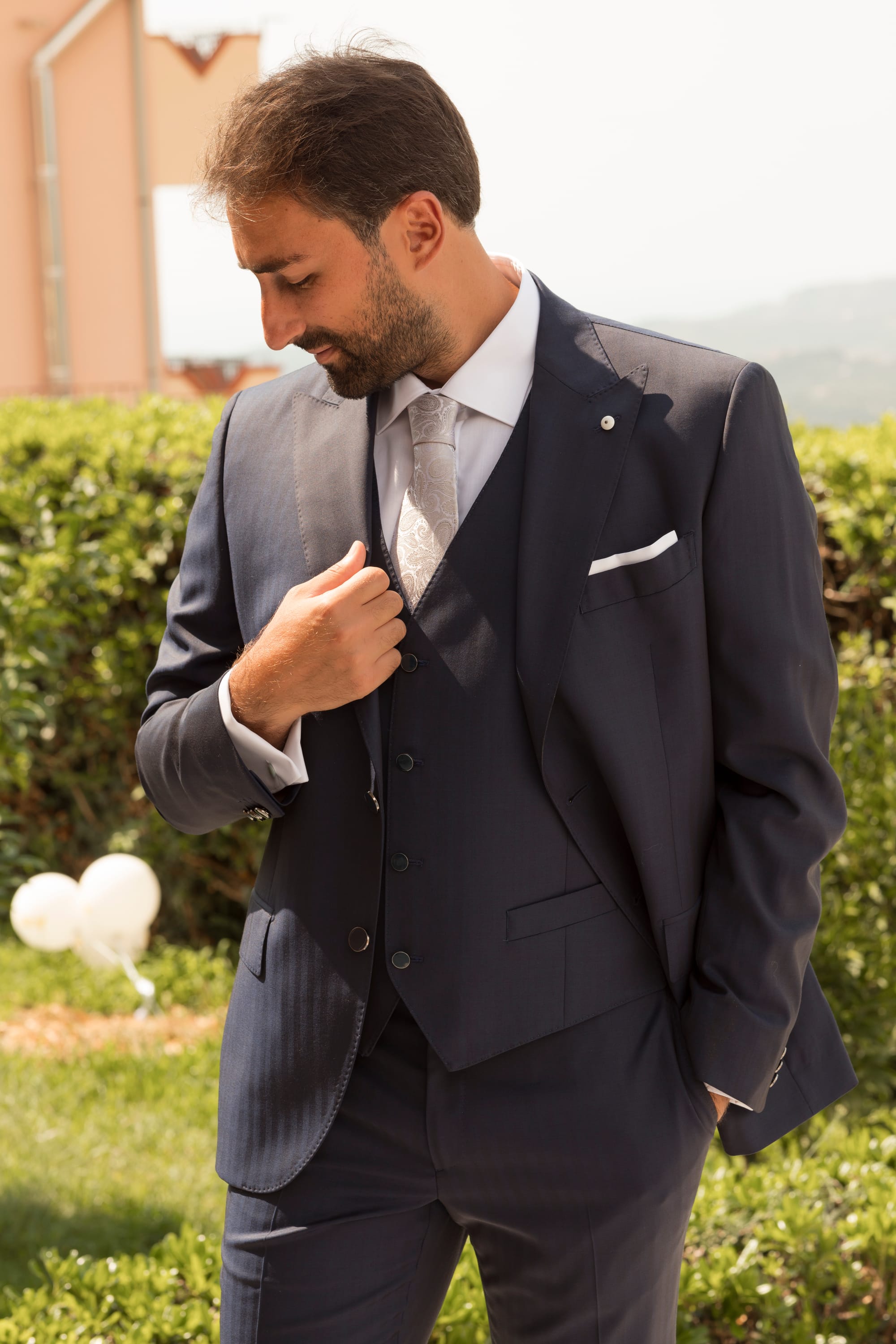 "Il Matrimonio a Villa Grandinetti: Un'Esplosione di Emozioni e Colori"