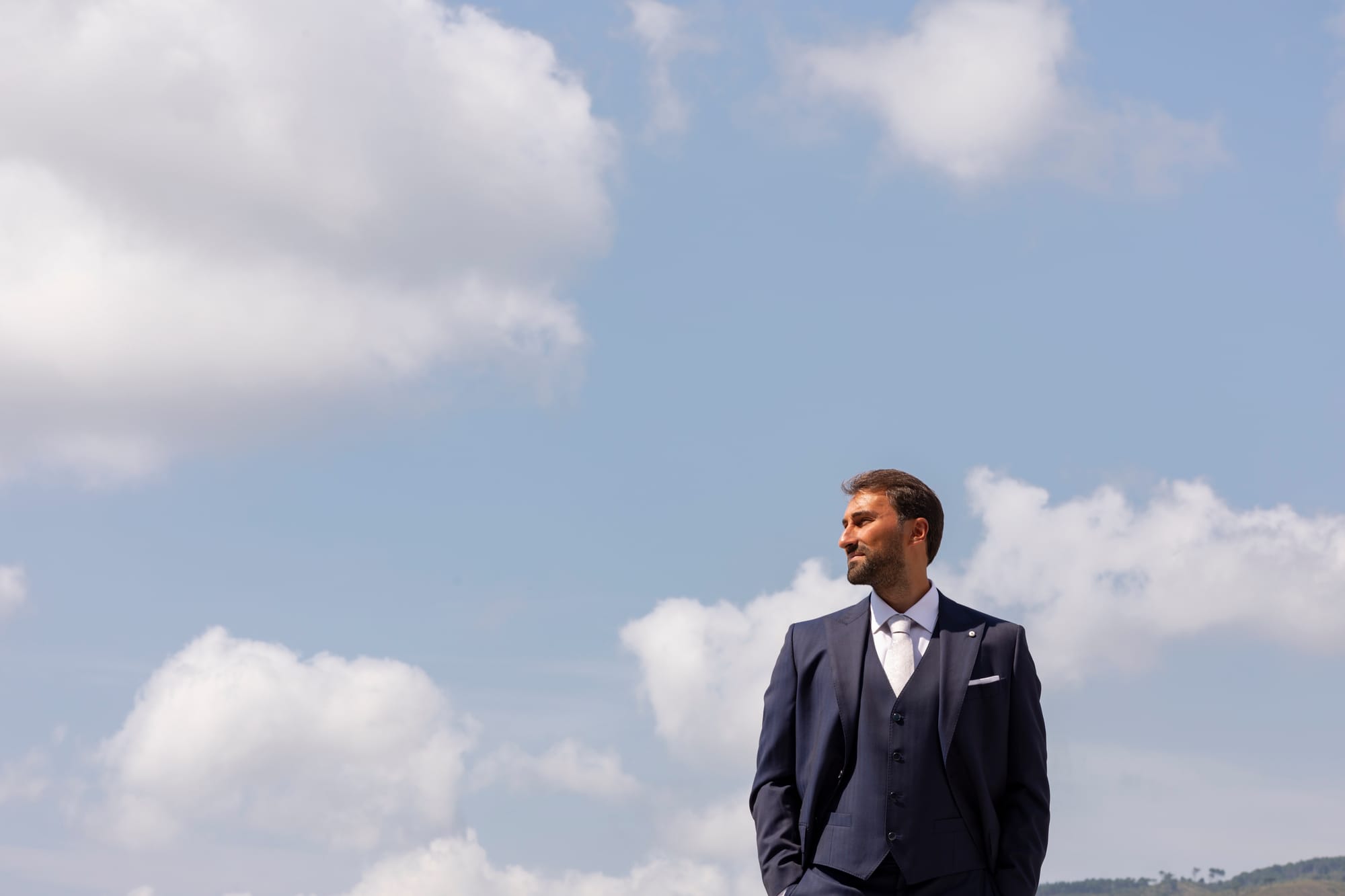 "Il Matrimonio a Villa Grandinetti: Un'Esplosione di Emozioni e Colori"