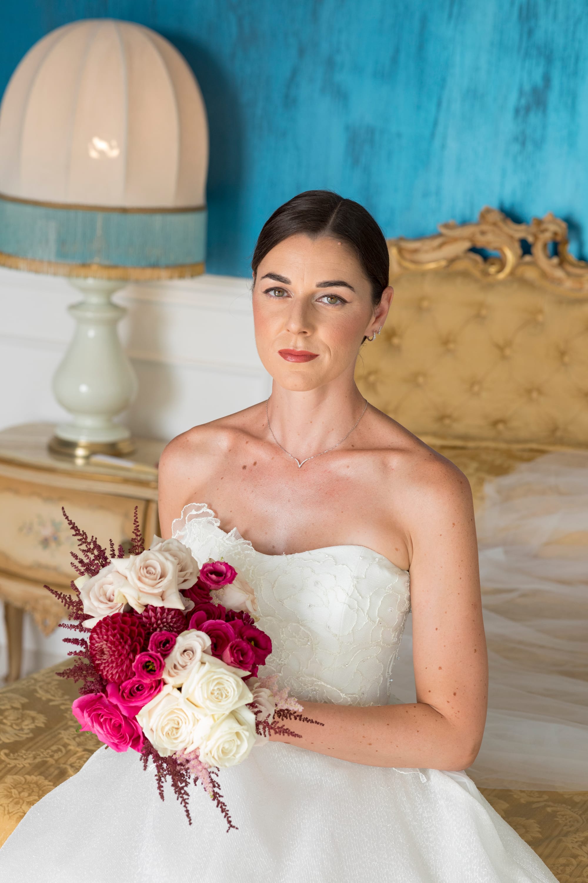 "Il Matrimonio a Villa Grandinetti: Un'Esplosione di Emozioni e Colori"