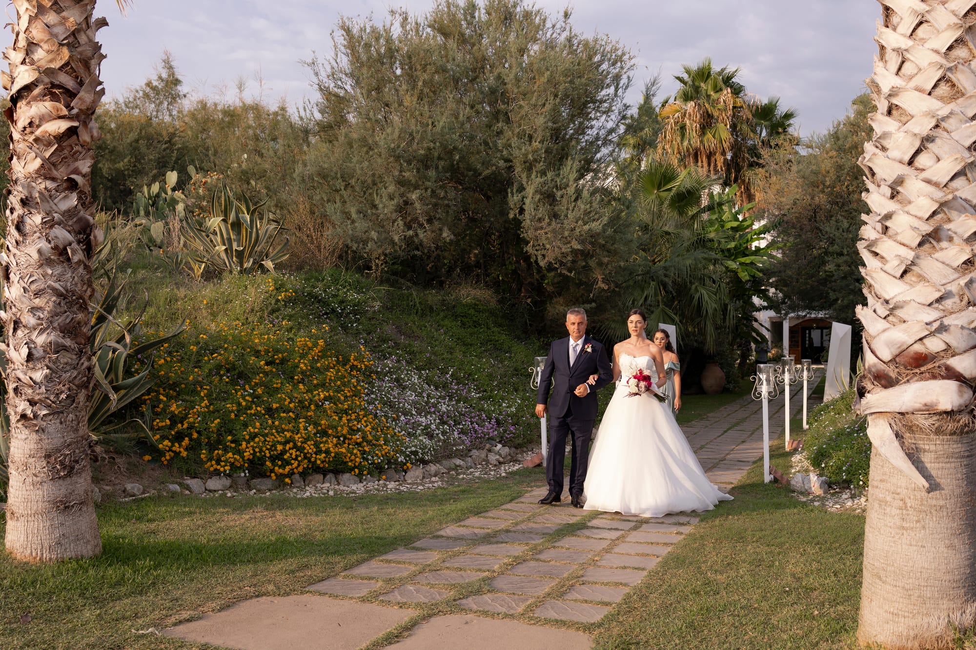 "Il Matrimonio a Villa Grandinetti: Un'Esplosione di Emozioni e Colori"