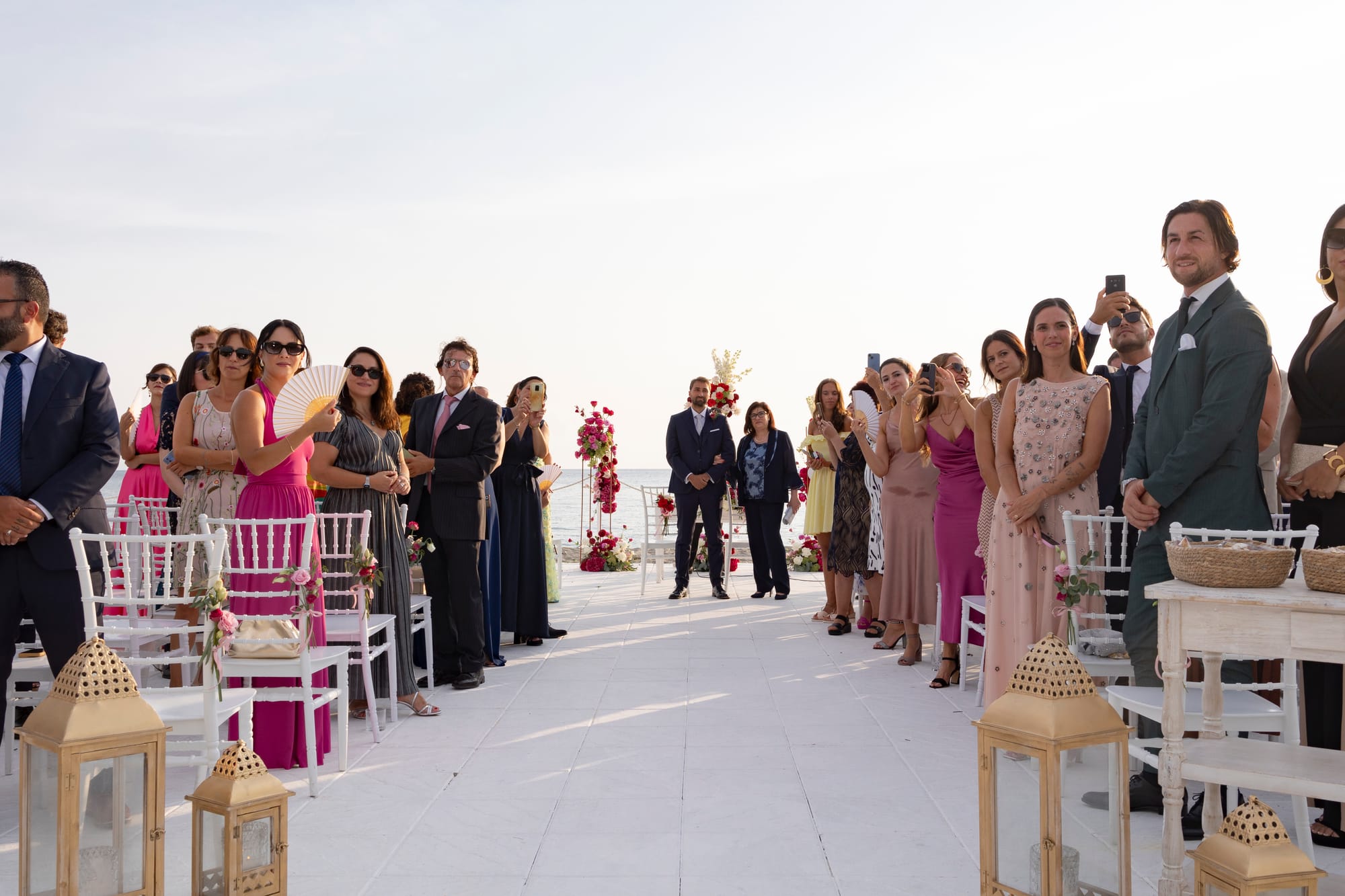 "Il Matrimonio a Villa Grandinetti: Un'Esplosione di Emozioni e Colori"