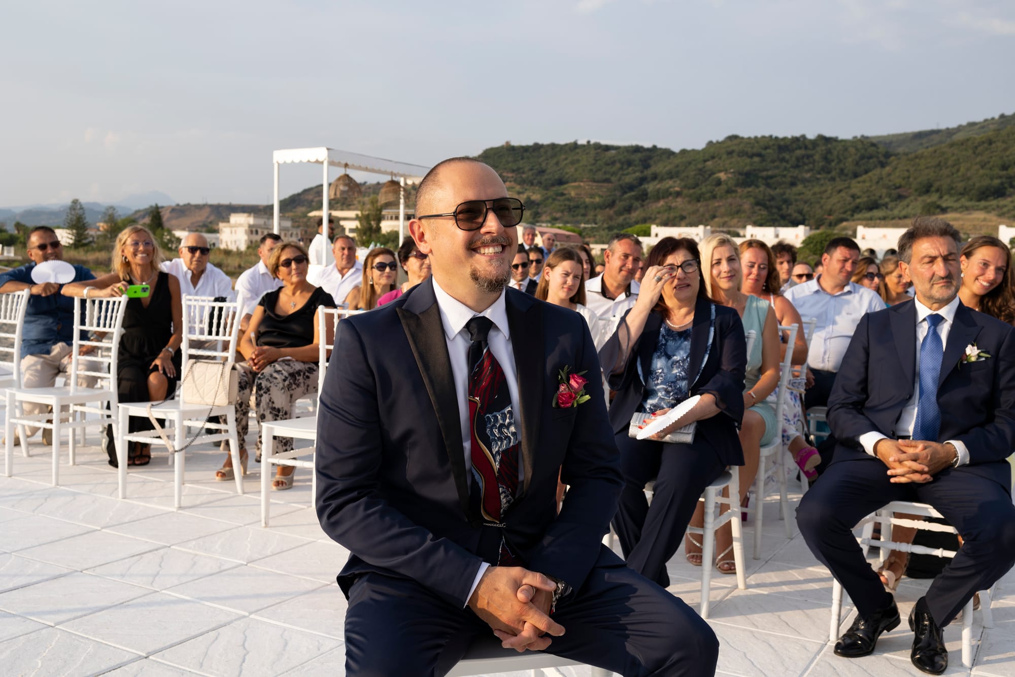 "Il Matrimonio a Villa Grandinetti: Un'Esplosione di Emozioni e Colori"