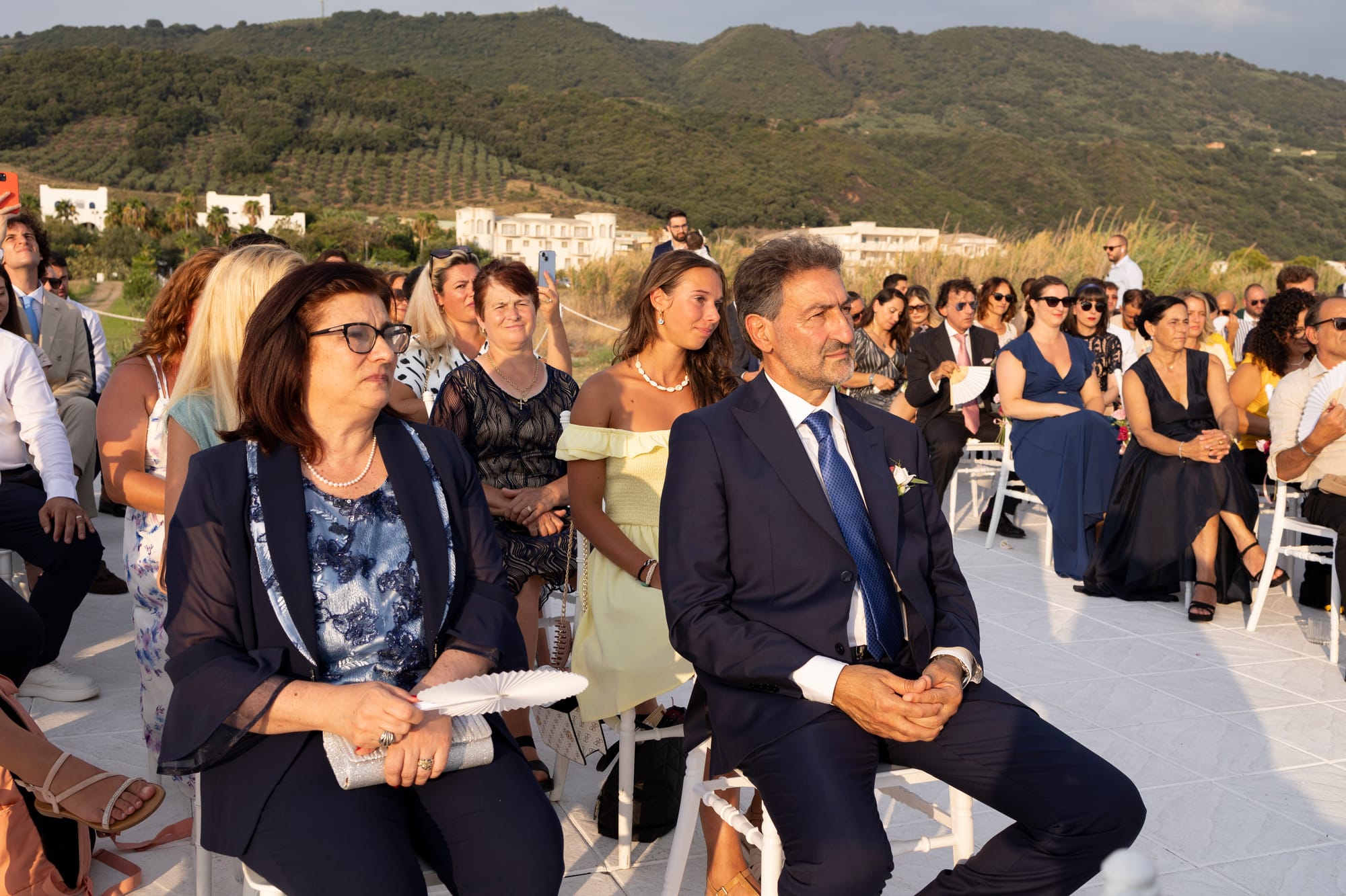 "Il Matrimonio a Villa Grandinetti: Un'Esplosione di Emozioni e Colori"