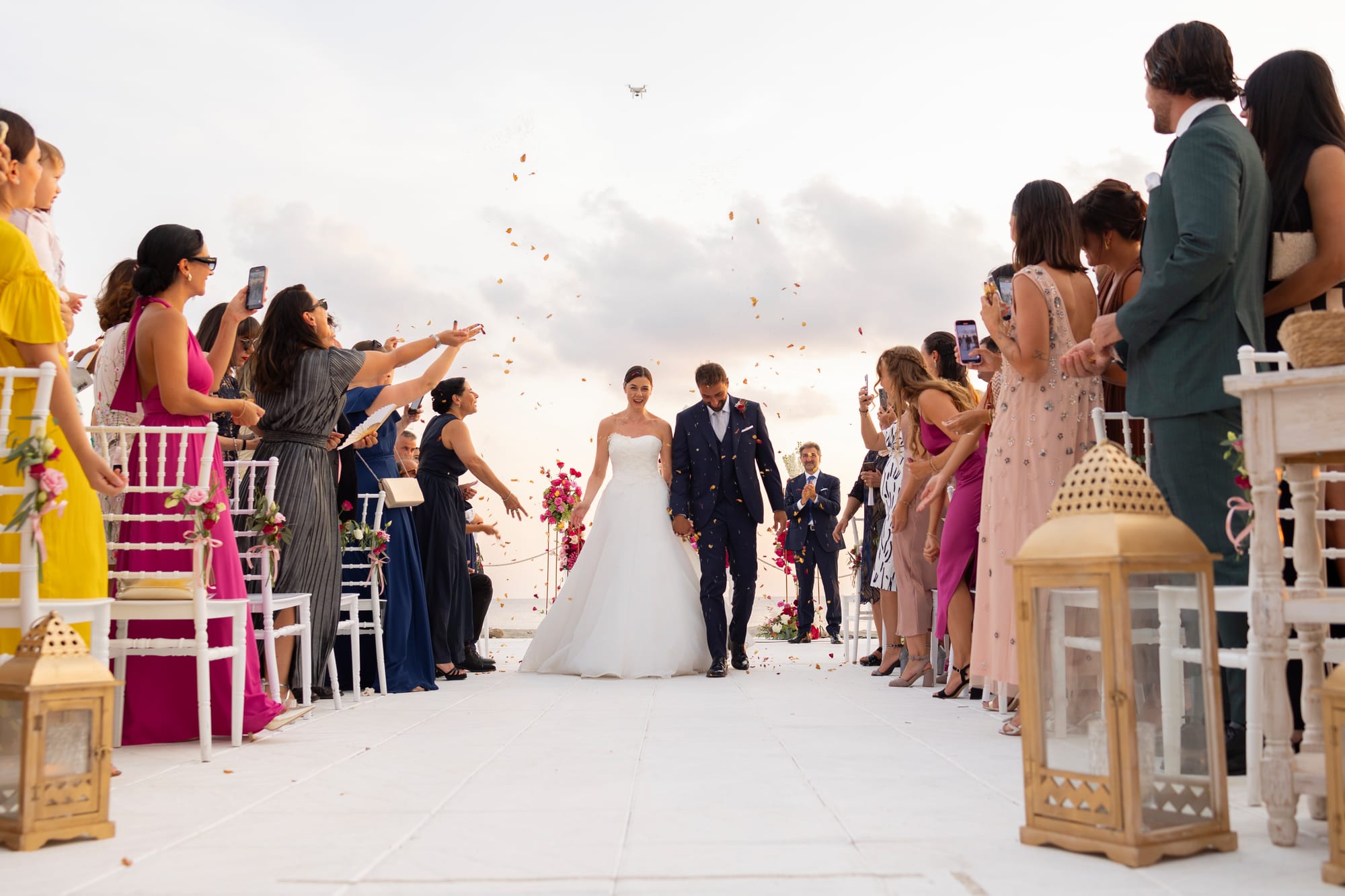 "Il Matrimonio a Villa Grandinetti: Un'Esplosione di Emozioni e Colori"