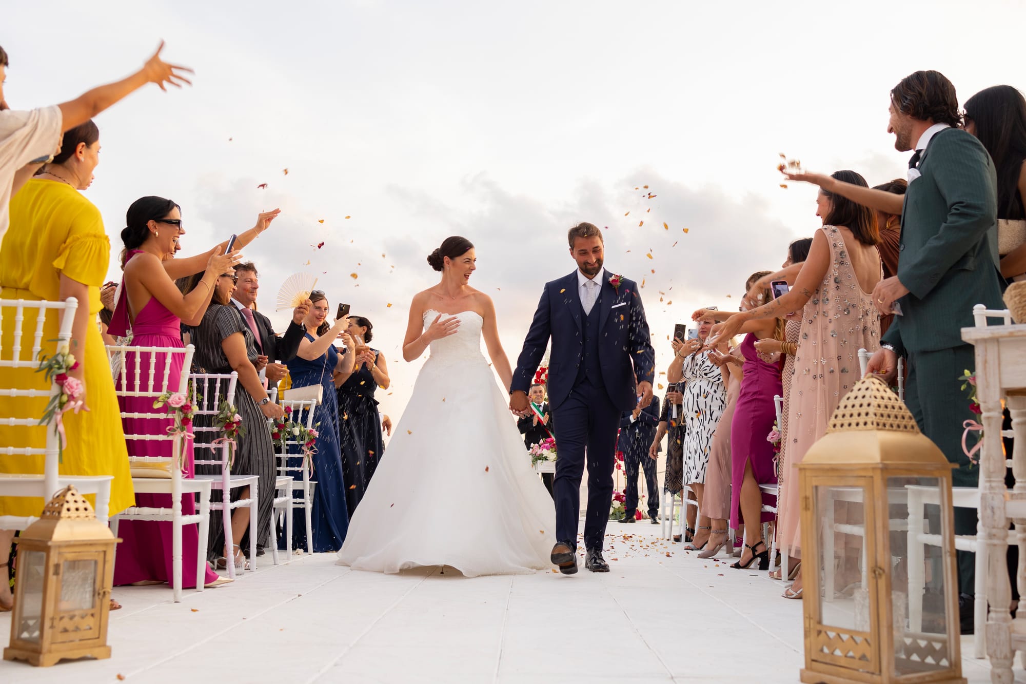 "Il Matrimonio a Villa Grandinetti: Un'Esplosione di Emozioni e Colori"