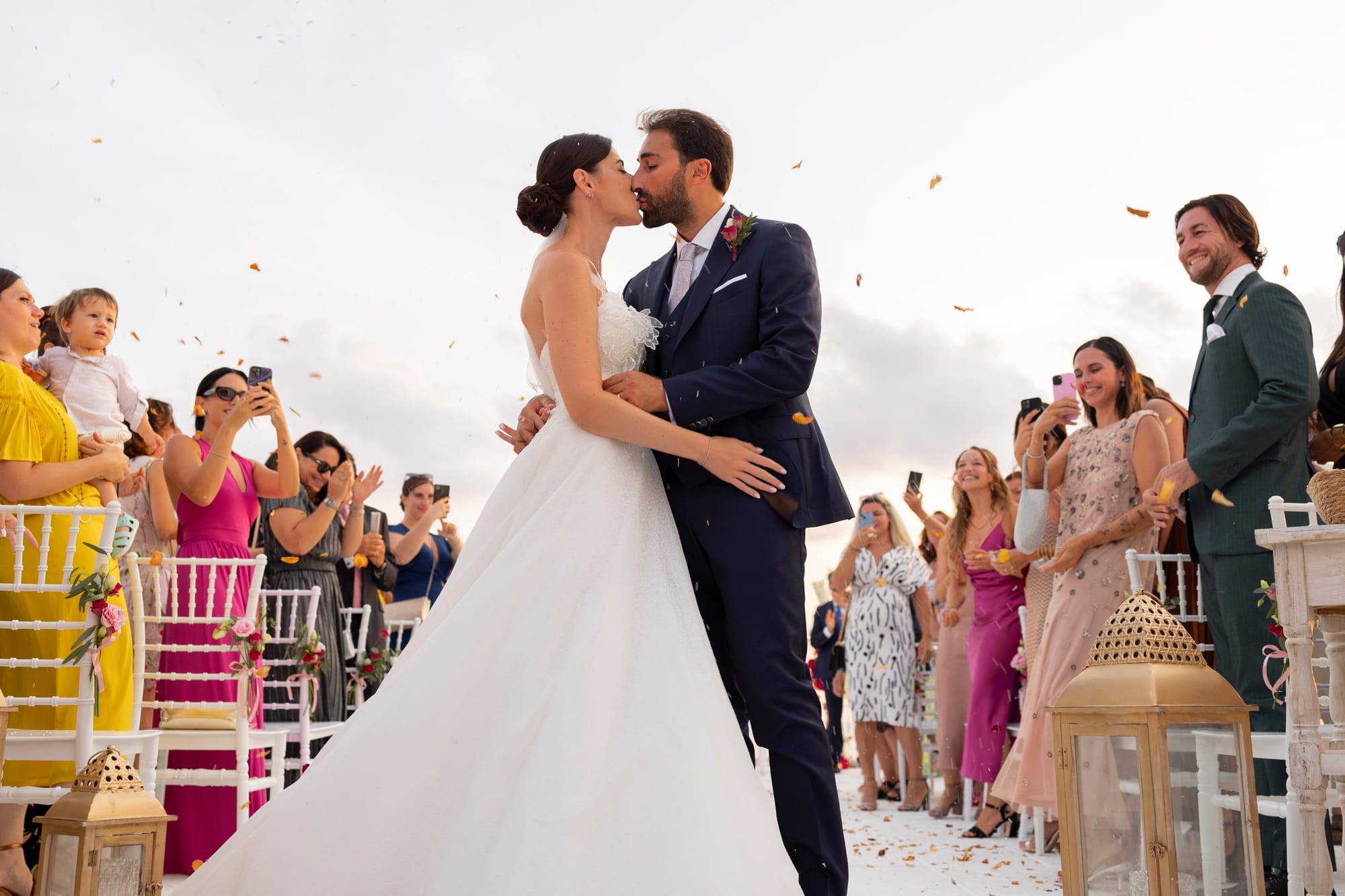 "Il Matrimonio a Villa Grandinetti: Un'Esplosione di Emozioni e Colori"