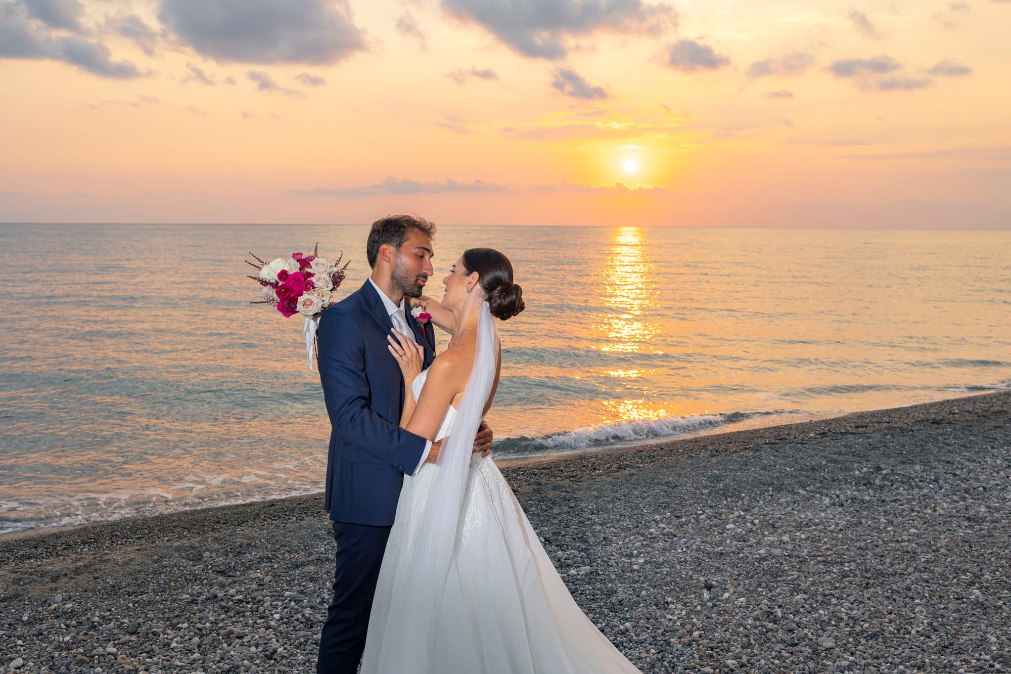 "Il Matrimonio a Villa Grandinetti: Un'Esplosione di Emozioni e Colori"