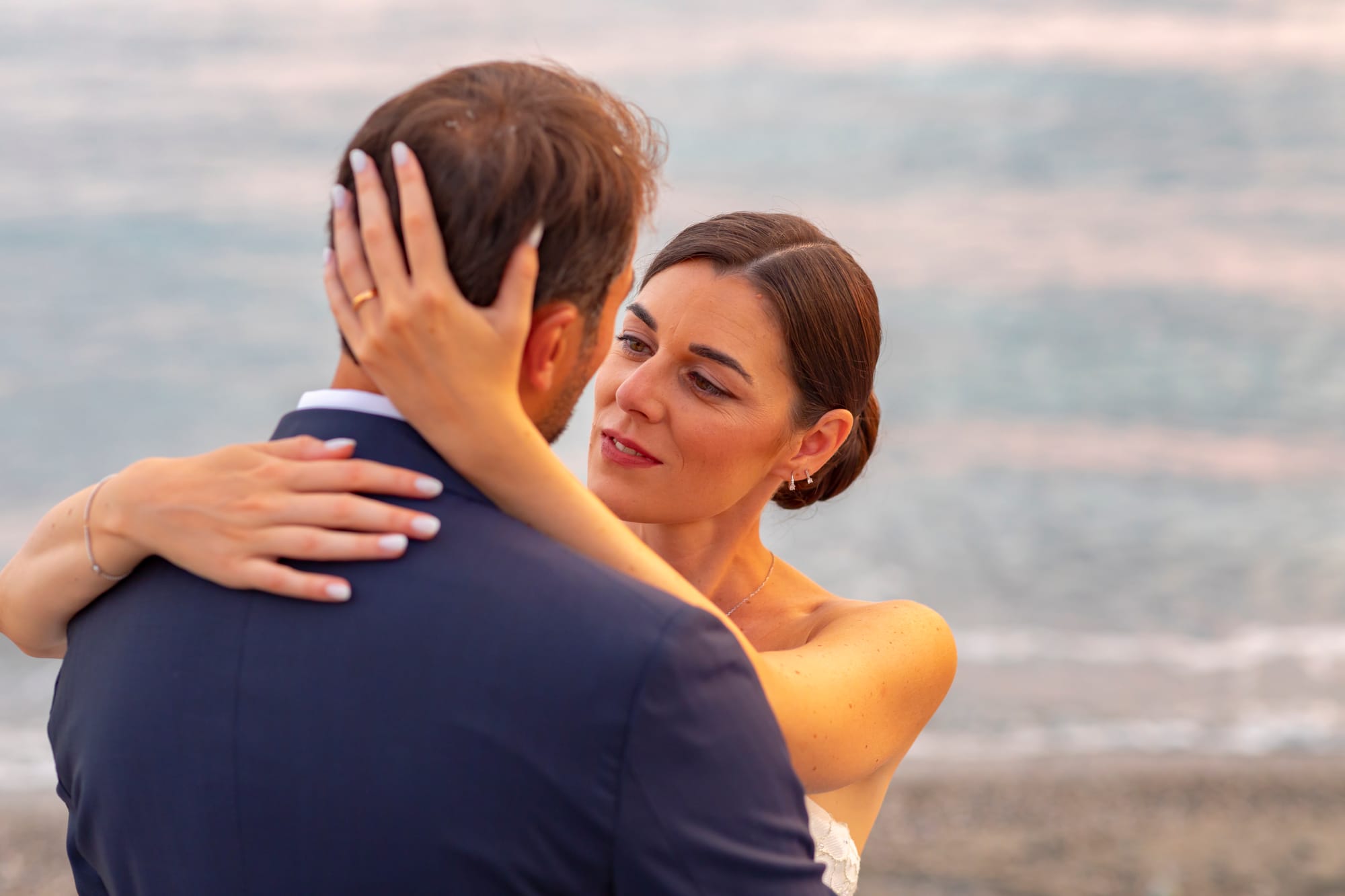 "Il Matrimonio a Villa Grandinetti: Un'Esplosione di Emozioni e Colori"