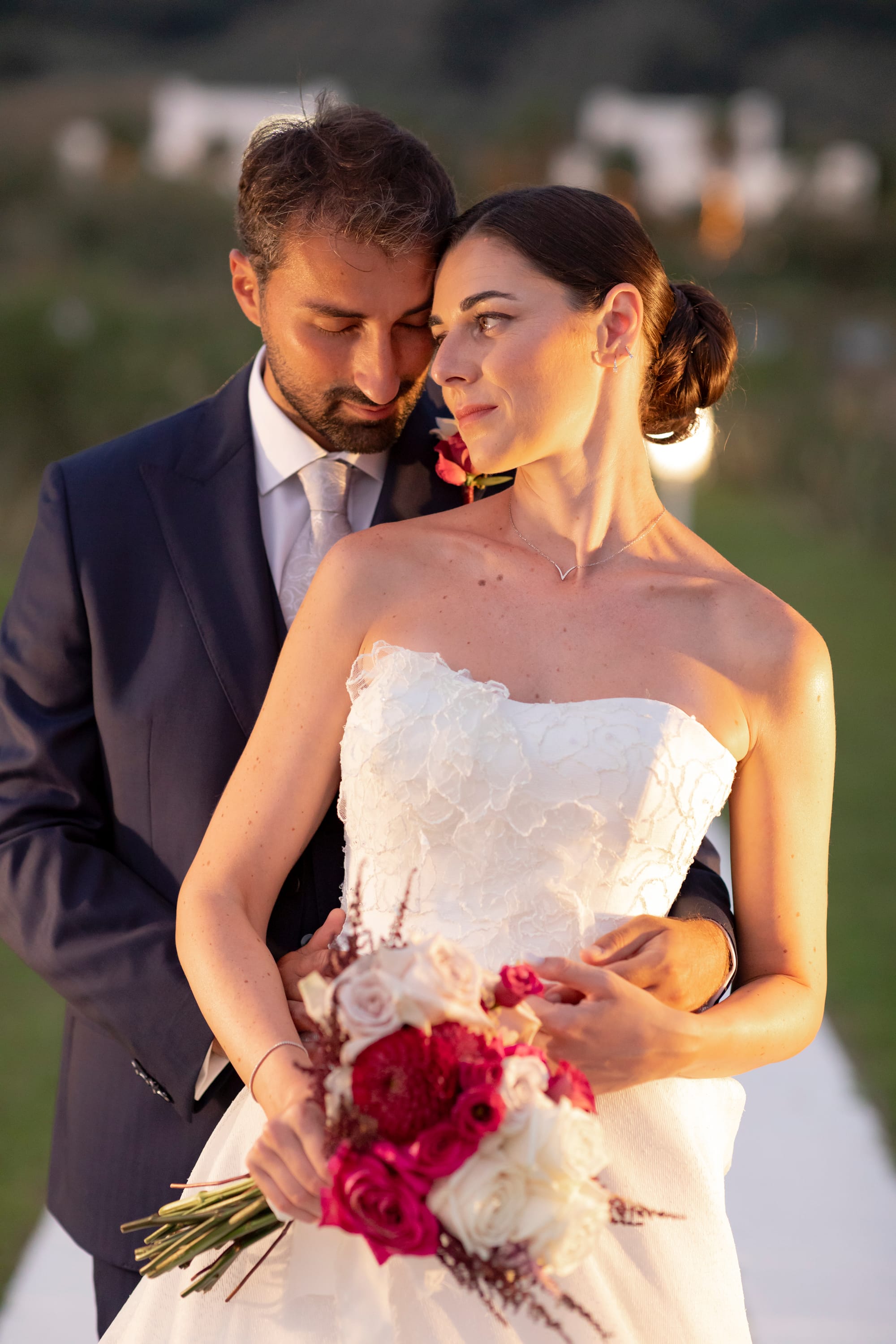 "Il Matrimonio a Villa Grandinetti: Un'Esplosione di Emozioni e Colori"