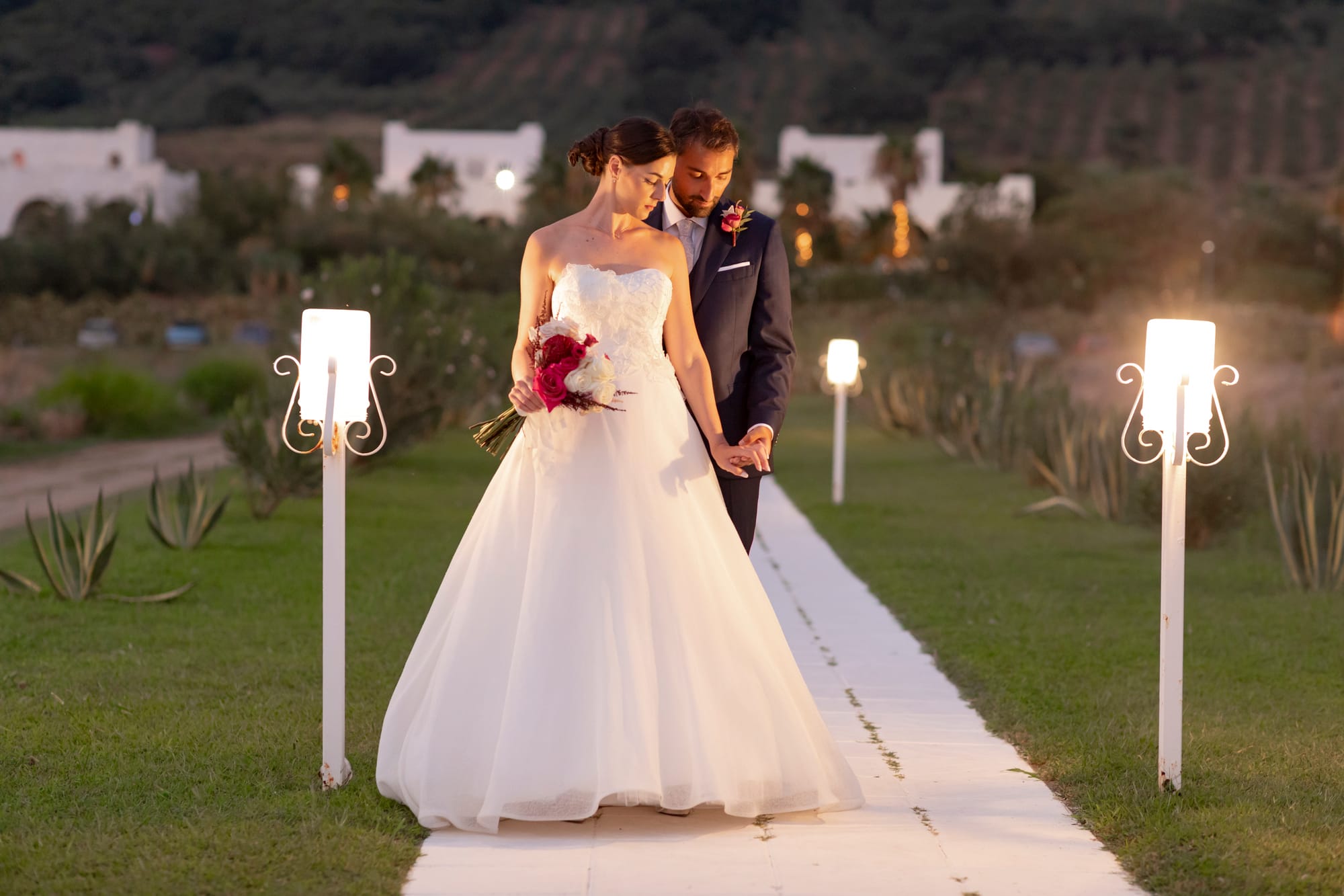 "Il Matrimonio a Villa Grandinetti: Un'Esplosione di Emozioni e Colori"