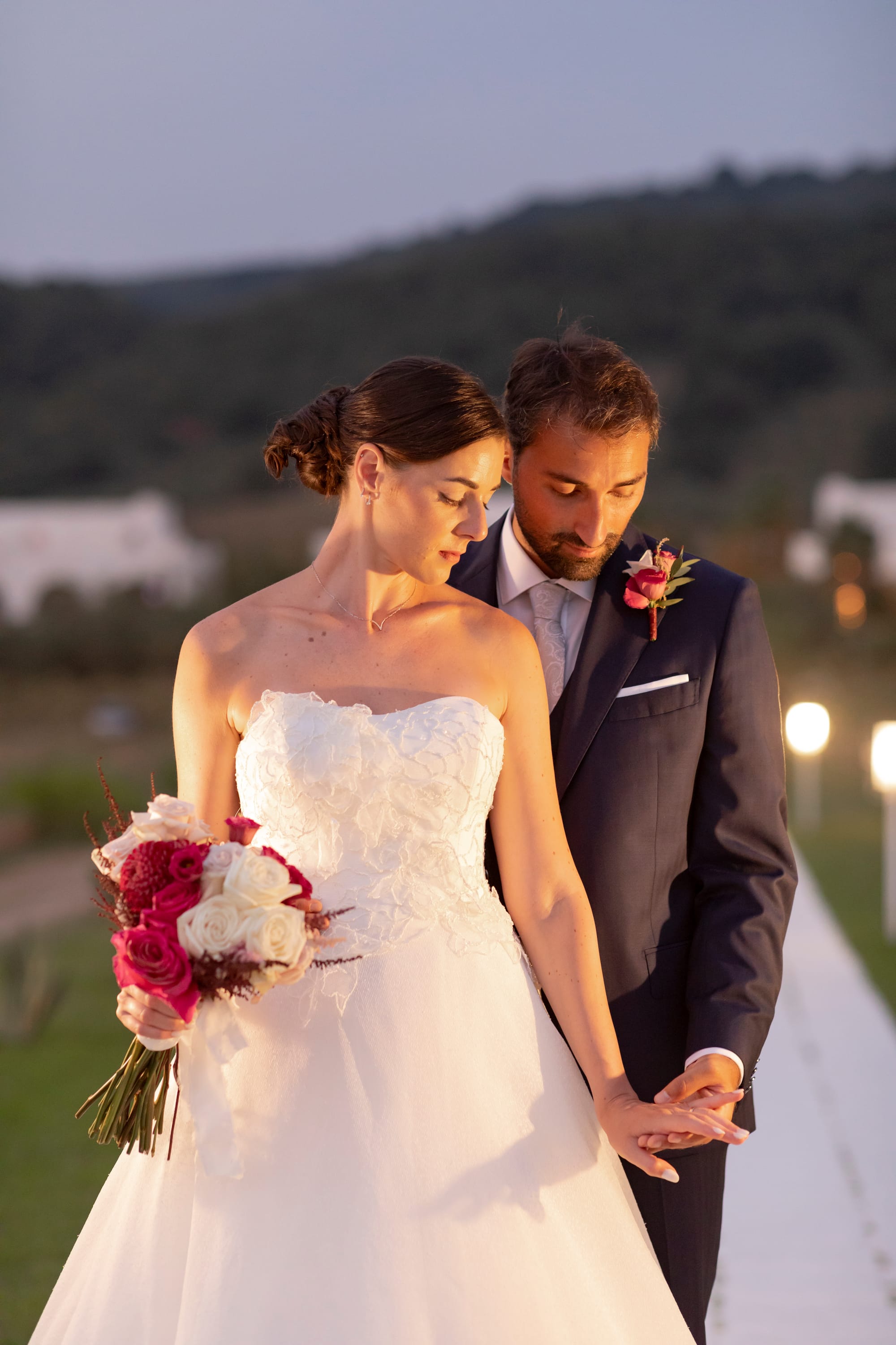 "Il Matrimonio a Villa Grandinetti: Un'Esplosione di Emozioni e Colori"