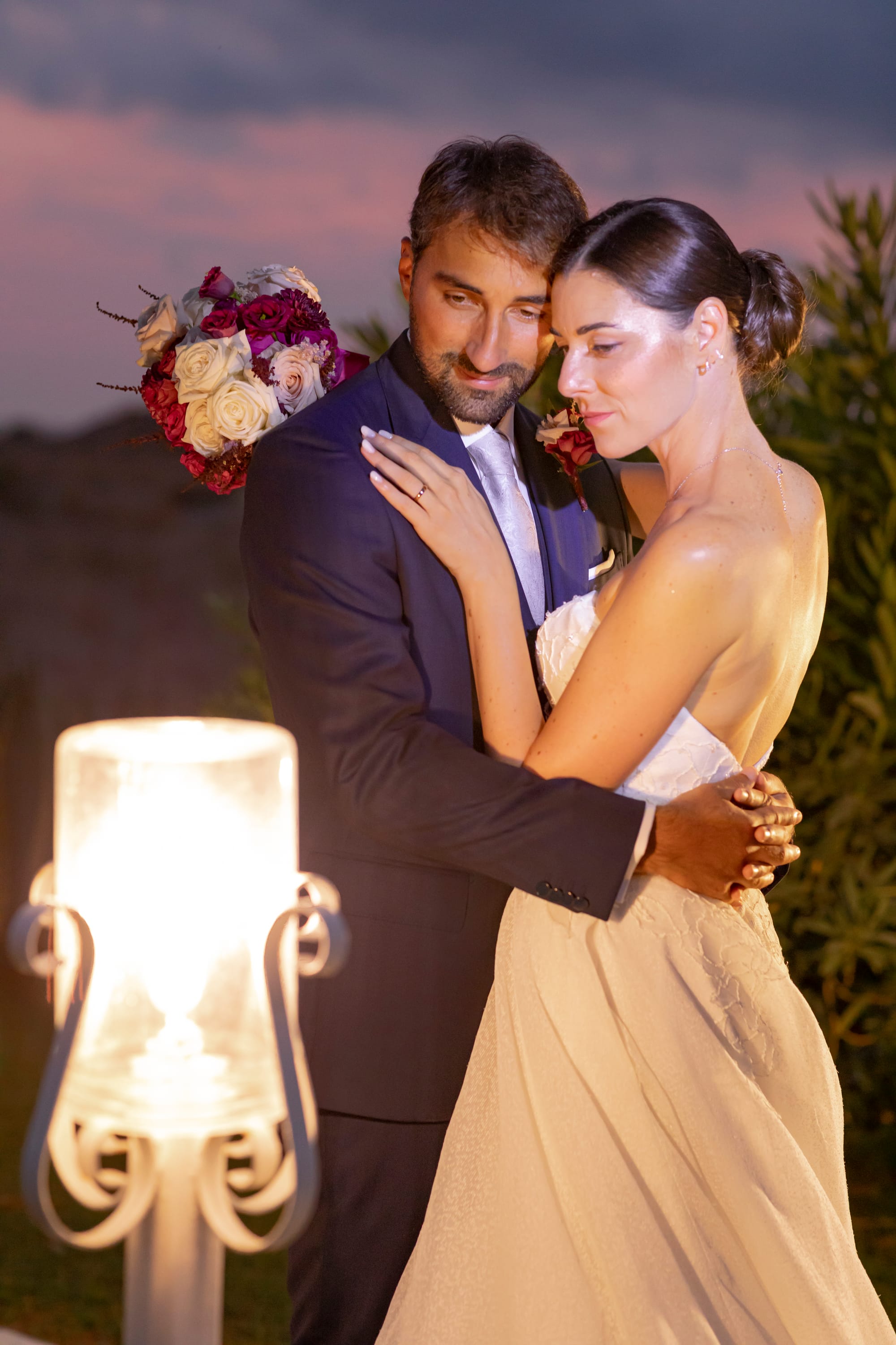 "Il Matrimonio a Villa Grandinetti: Un'Esplosione di Emozioni e Colori"