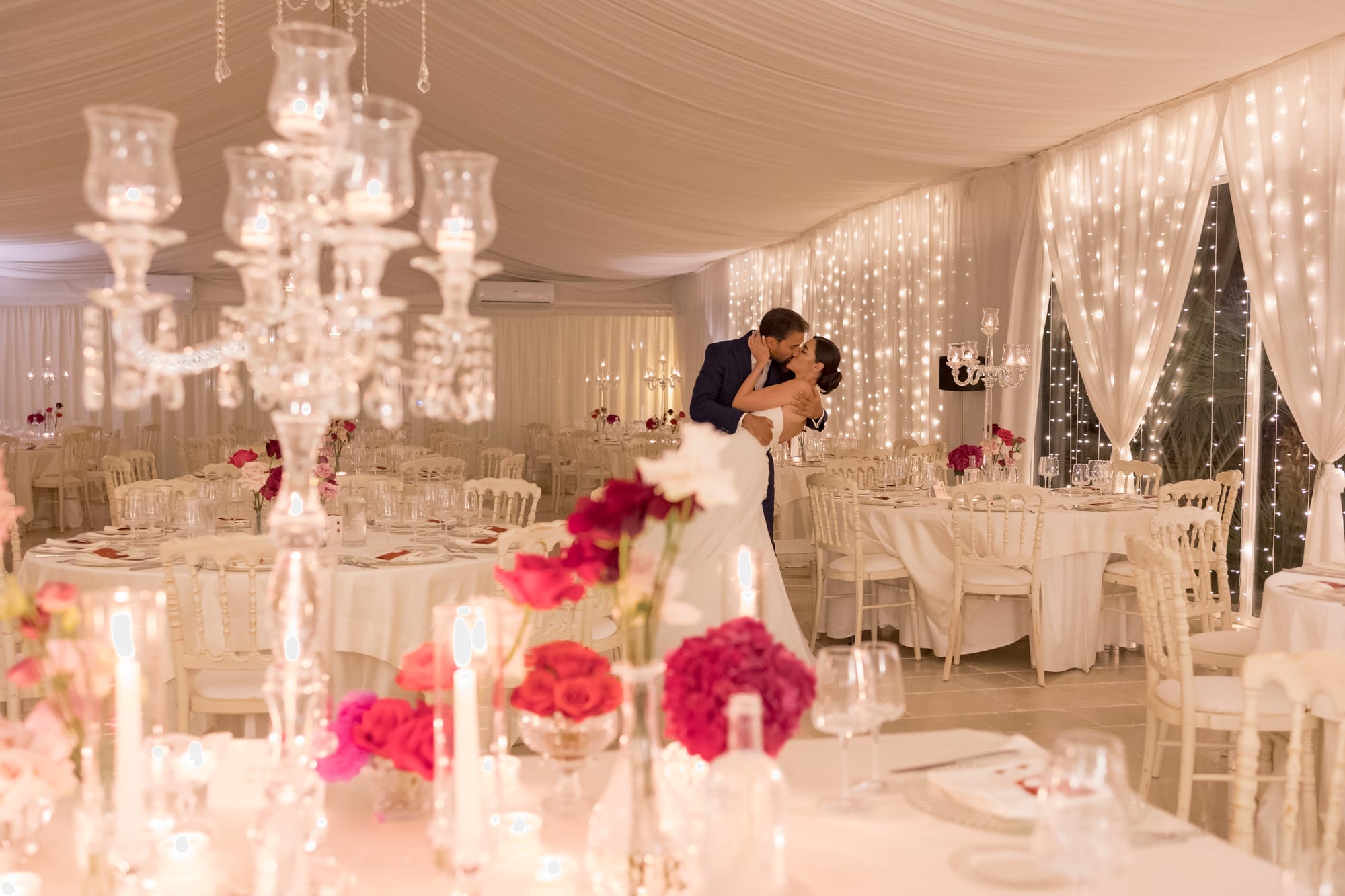 "Il Matrimonio a Villa Grandinetti: Un'Esplosione di Emozioni e Colori"