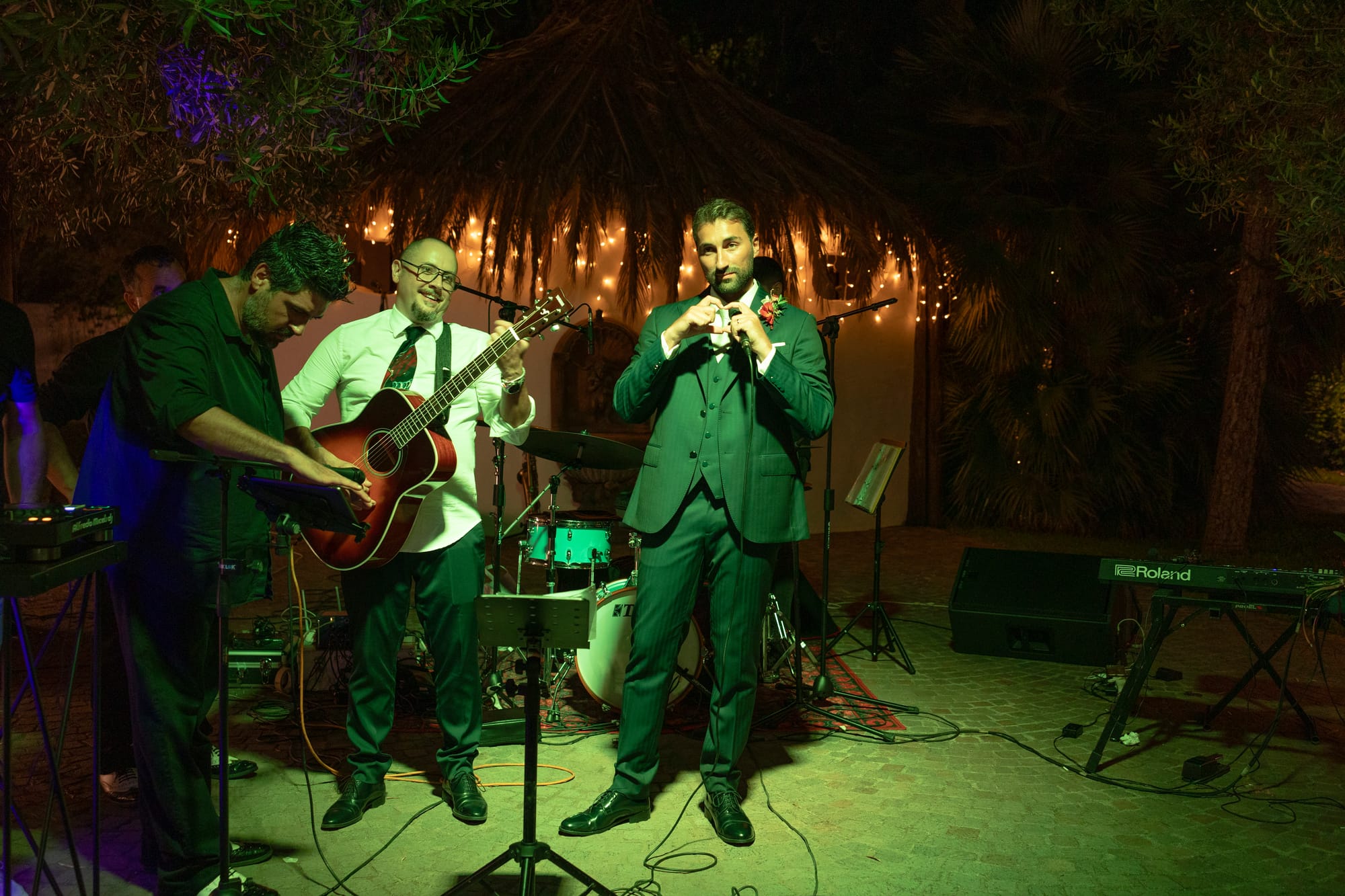 "Il Matrimonio a Villa Grandinetti: Un'Esplosione di Emozioni e Colori"