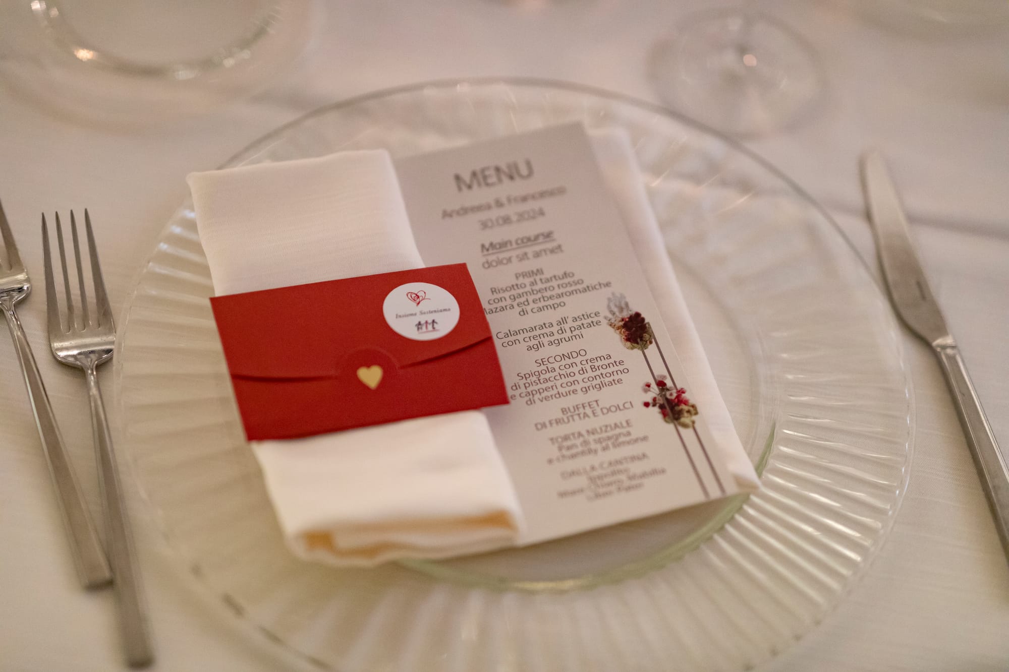 "Il Matrimonio a Villa Grandinetti: Un'Esplosione di Emozioni e Colori"