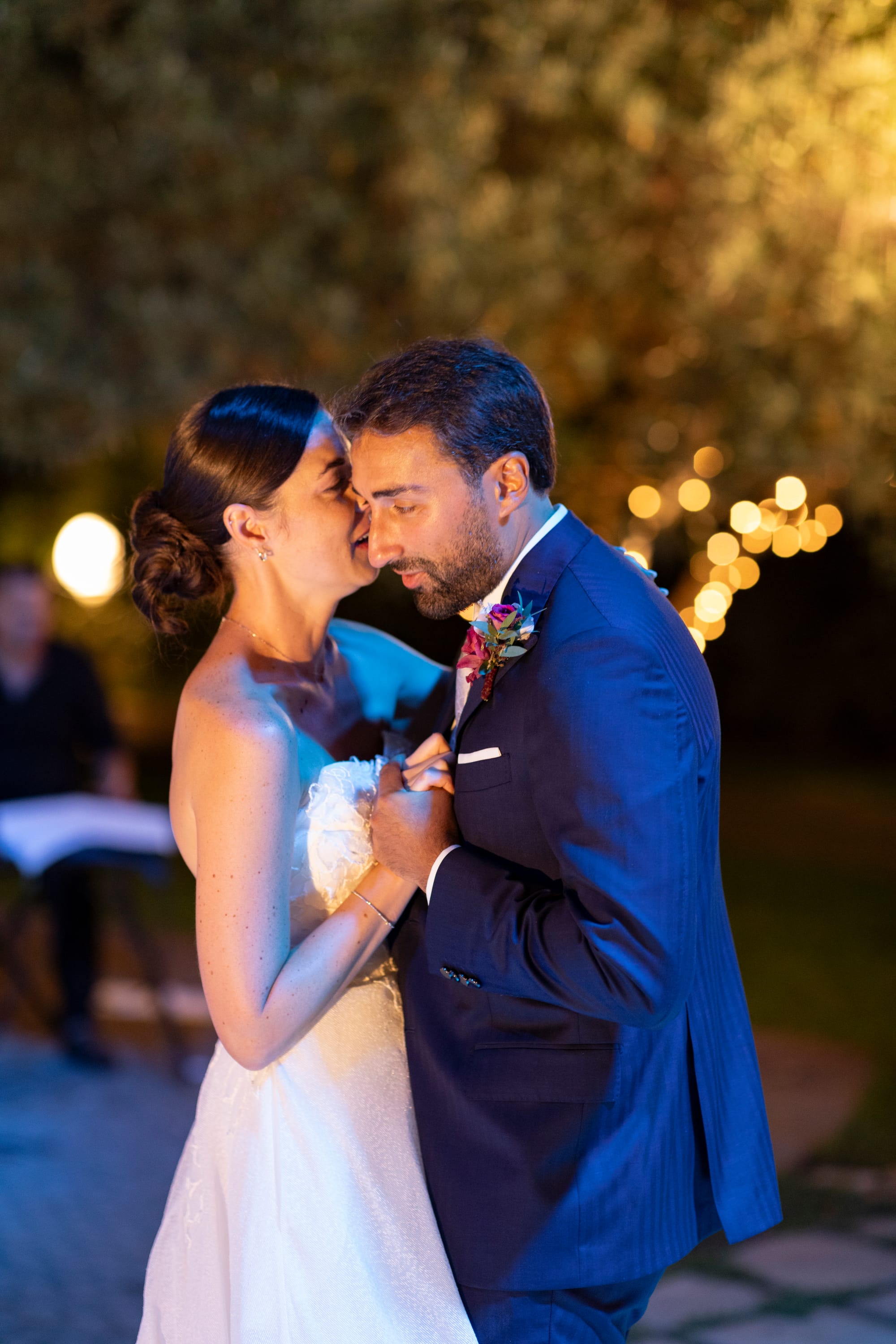 "Il Matrimonio a Villa Grandinetti: Un'Esplosione di Emozioni e Colori"