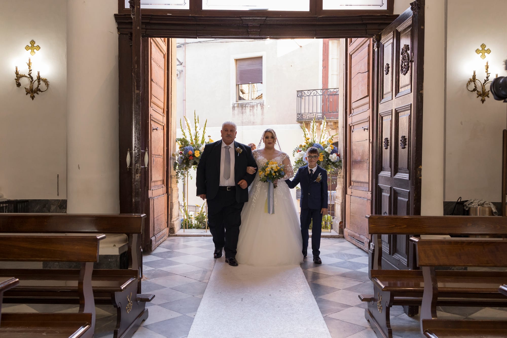 L’estate addosso: il "Sì" dorato di Roberta e Michele