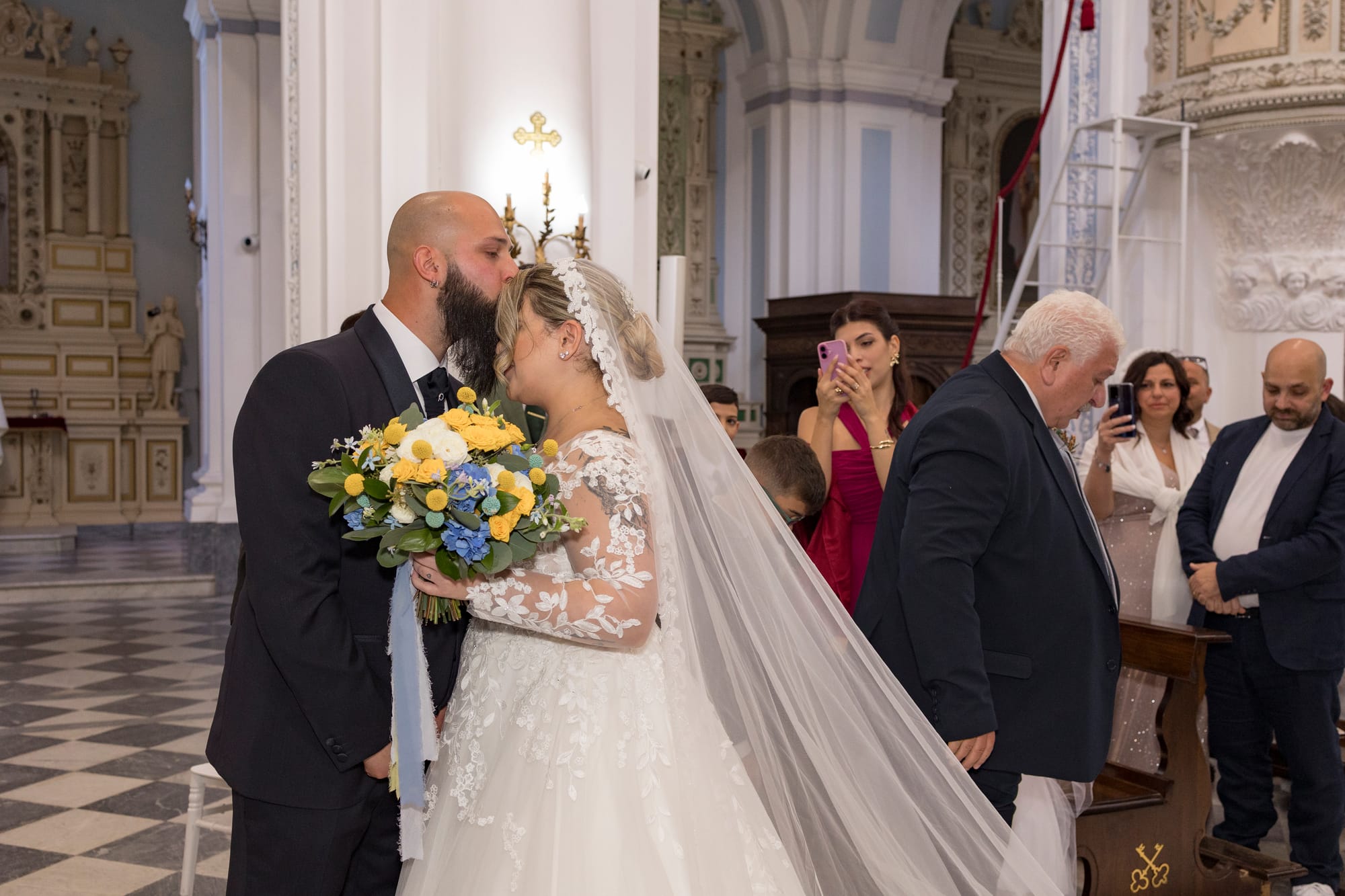 L’estate addosso: il "Sì" dorato di Roberta e Michele