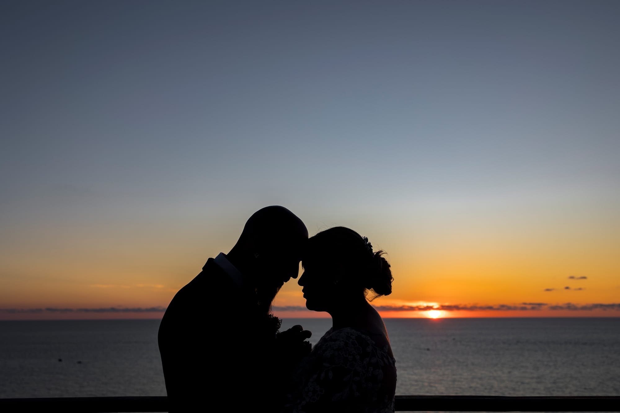 L’estate addosso: il "Sì" dorato di Roberta e Michele