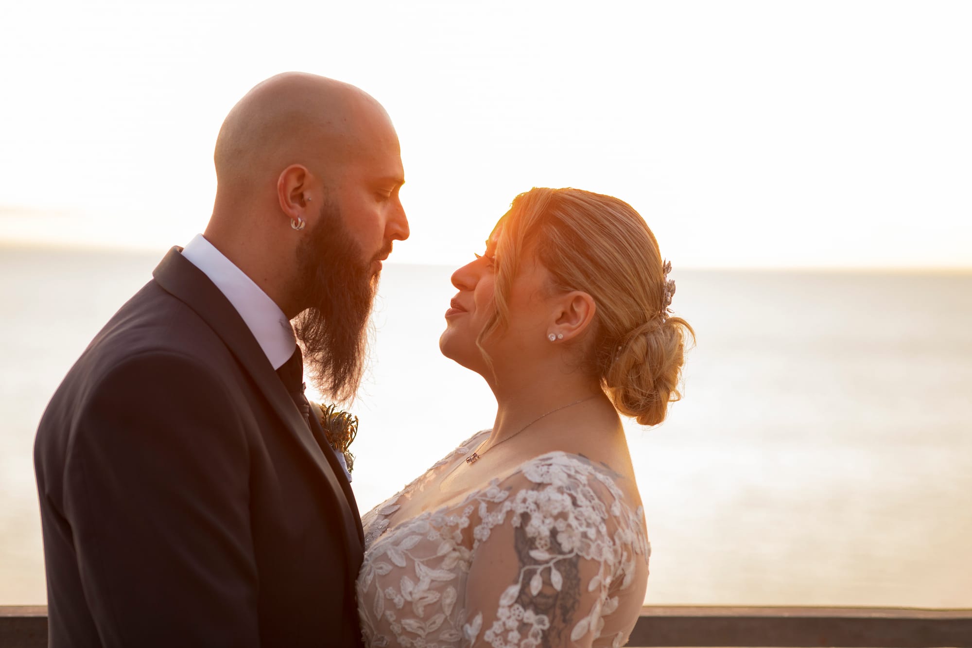 L’estate addosso: il "Sì" dorato di Roberta e Michele