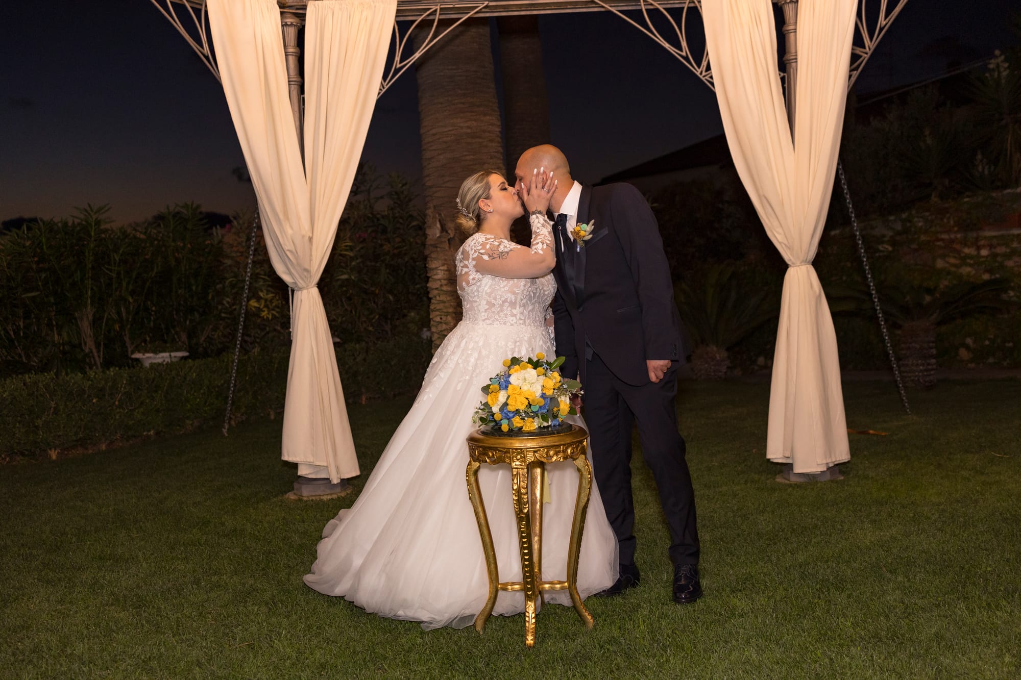 L’estate addosso: il "Sì" dorato di Roberta e Michele