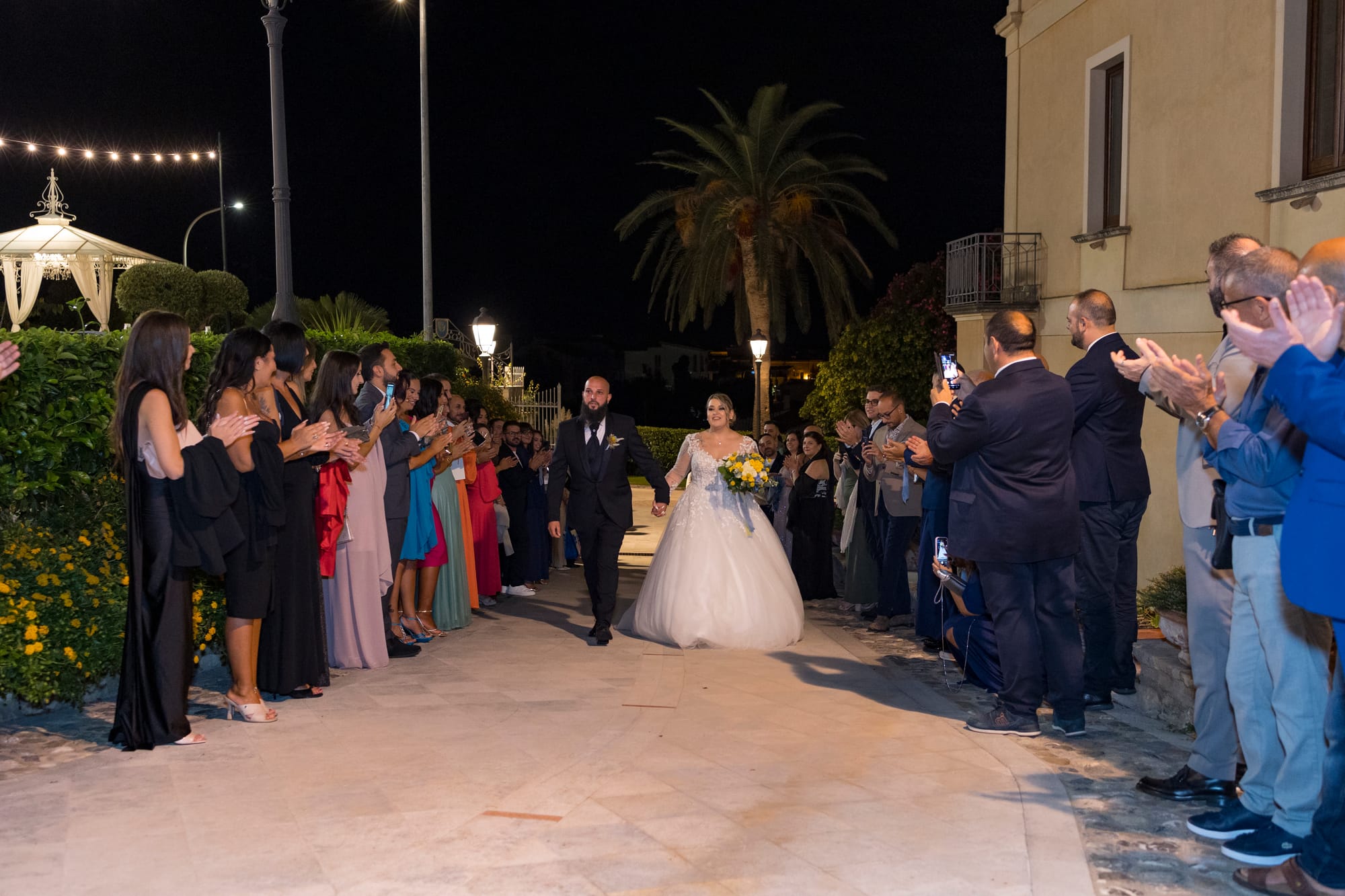 L’estate addosso: il "Sì" dorato di Roberta e Michele