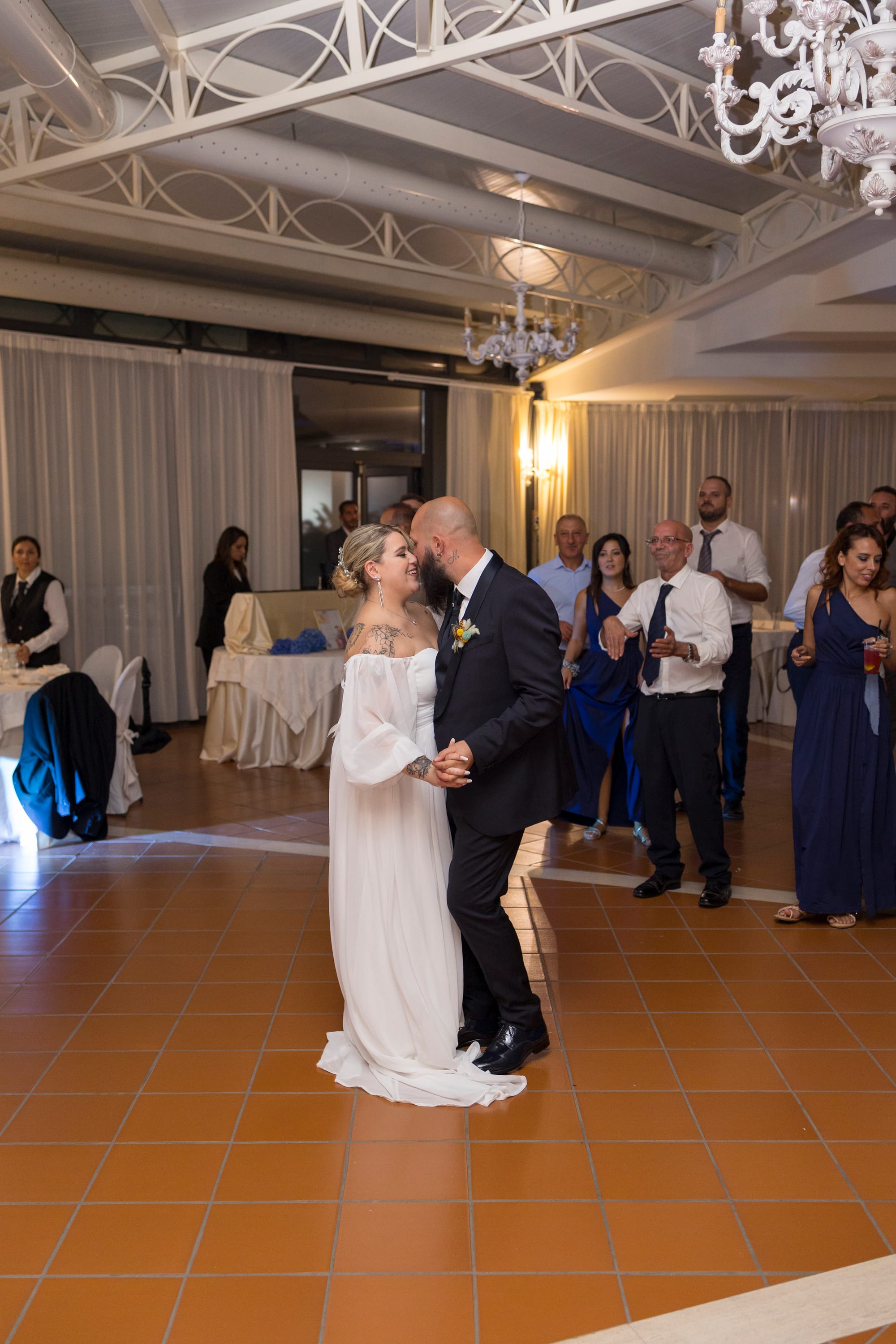 L’estate addosso: il "Sì" dorato di Roberta e Michele