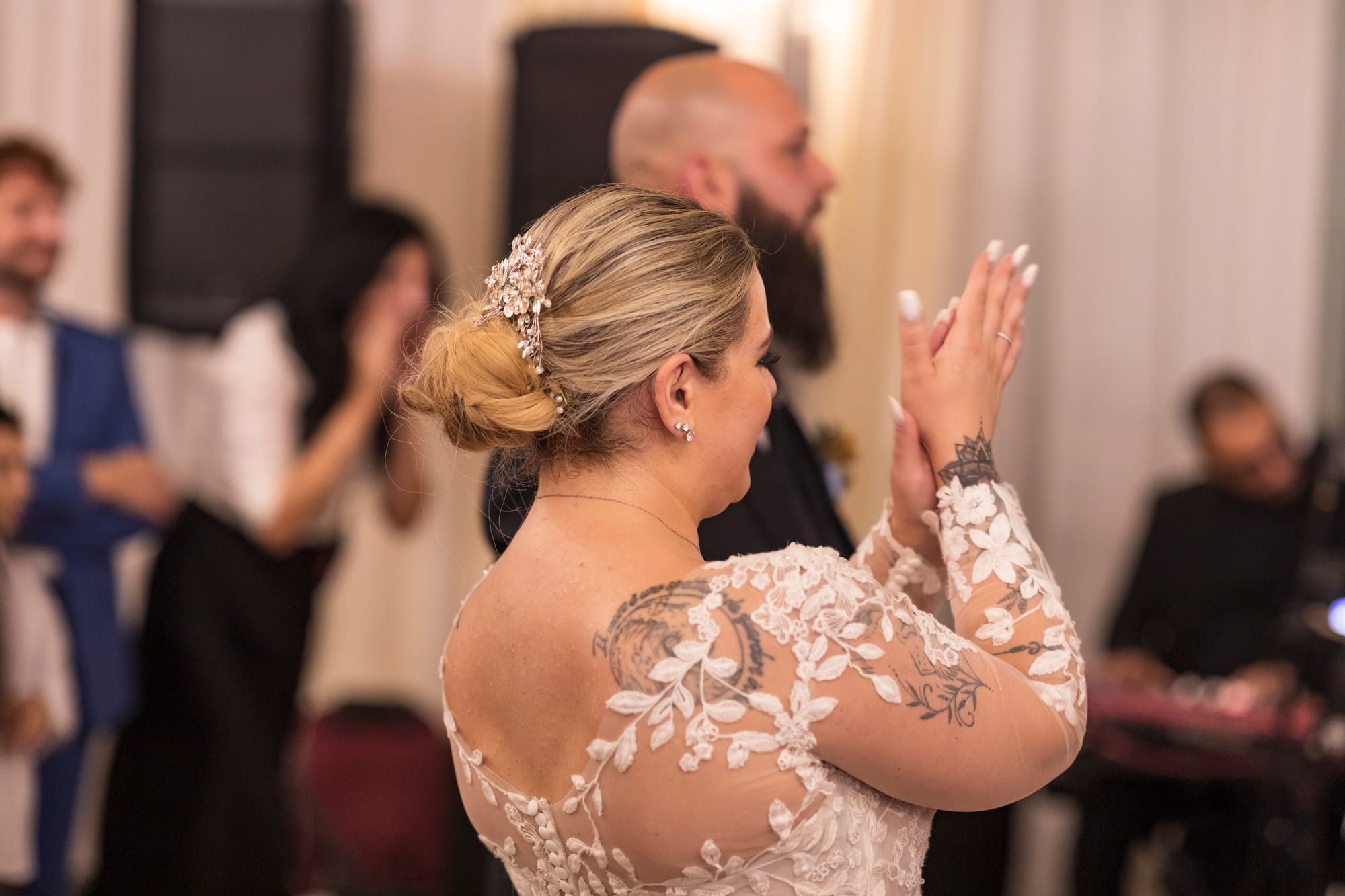 L’estate addosso: il "Sì" dorato di Roberta e Michele