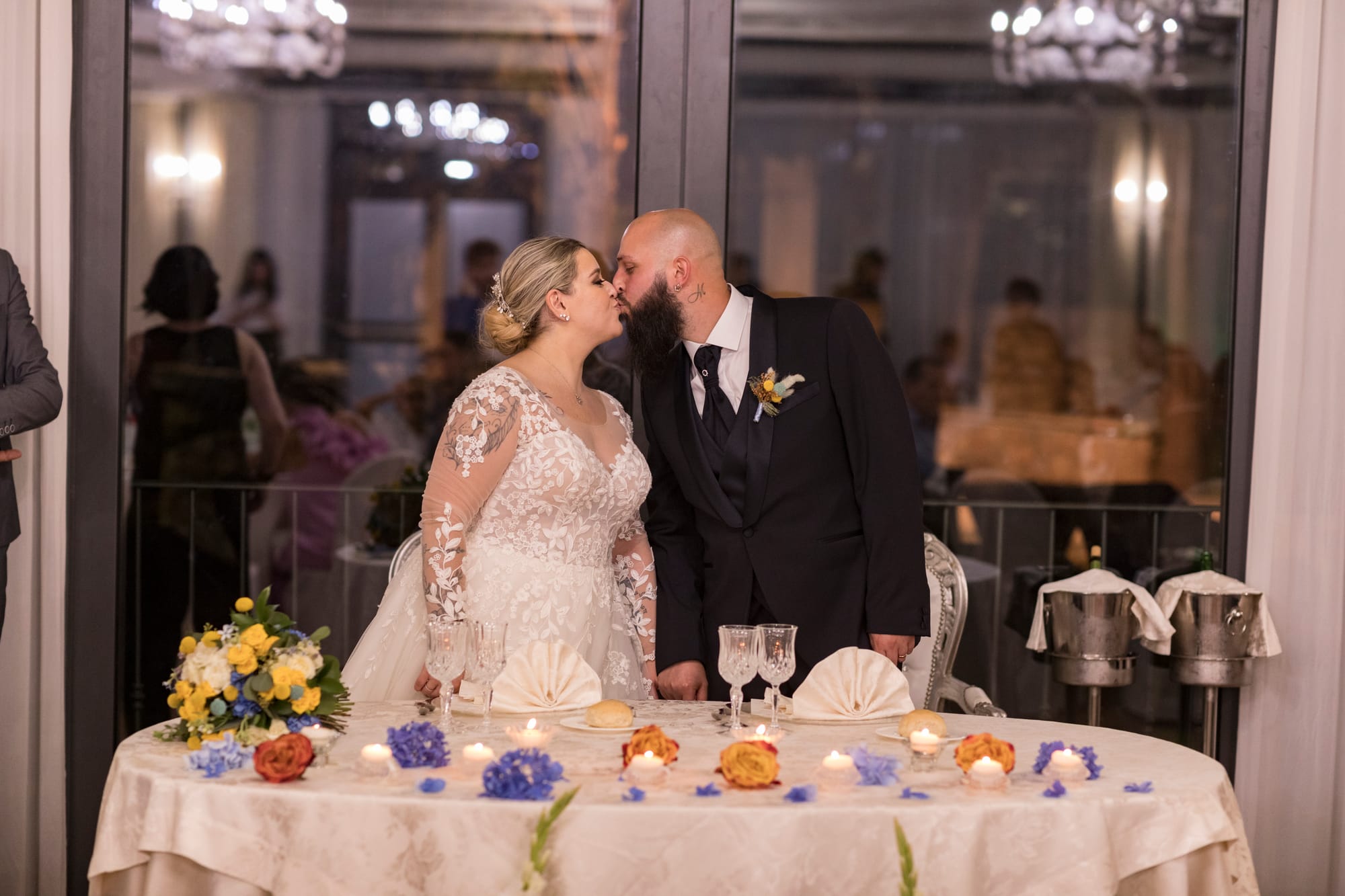 L’estate addosso: il "Sì" dorato di Roberta e Michele