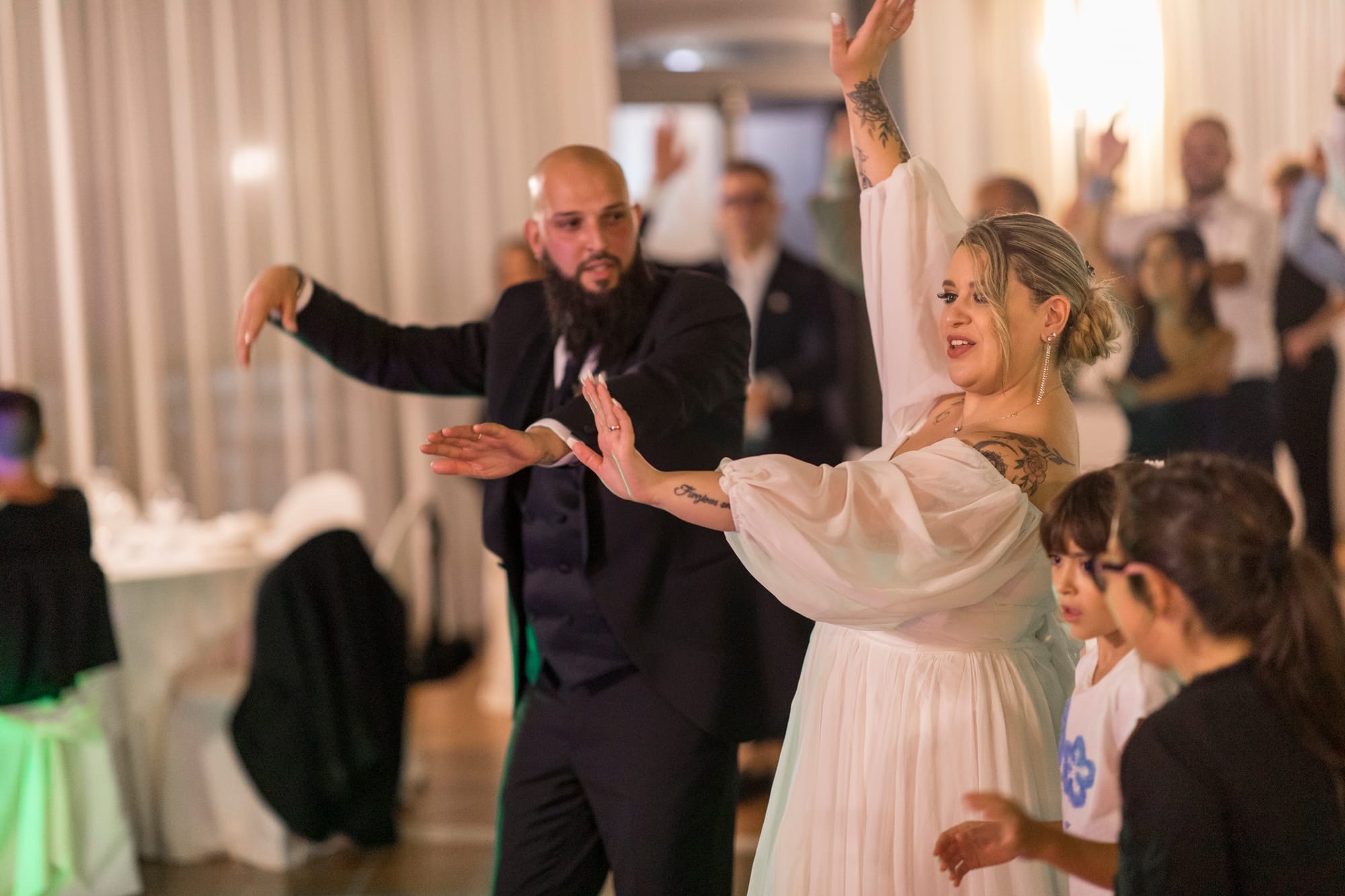 L’estate addosso: il "Sì" dorato di Roberta e Michele