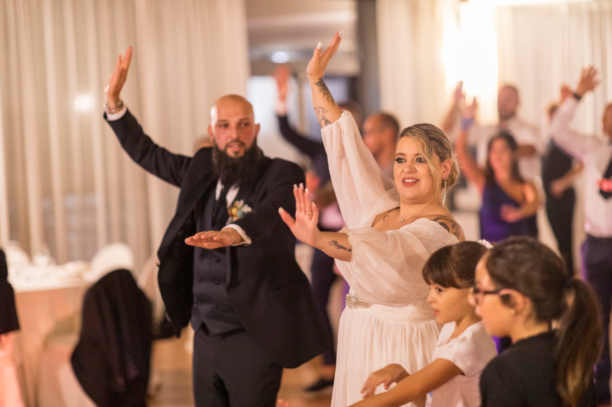 L’estate addosso: il "Sì" dorato di Roberta e Michele